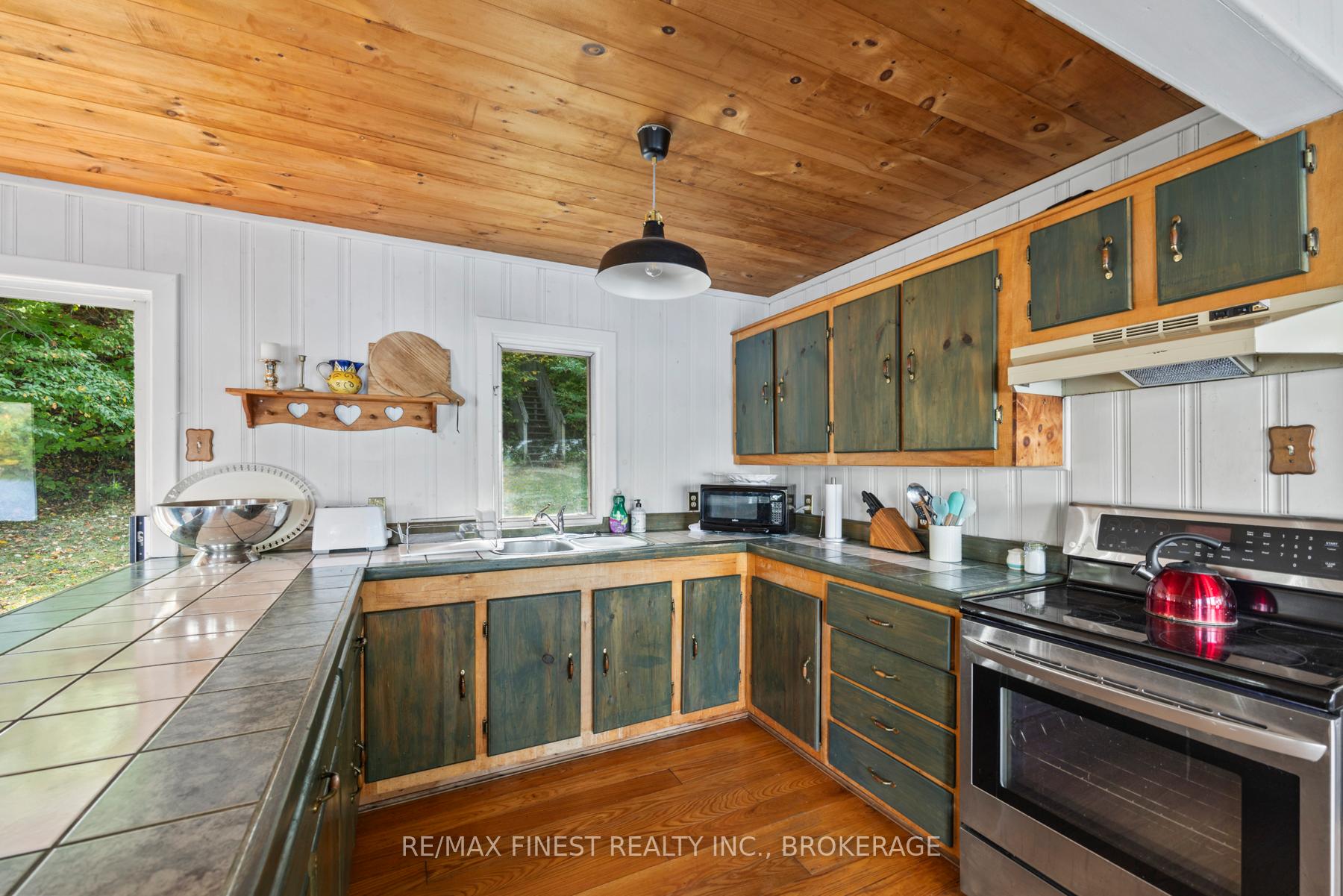 Photo 11 of 1018 Leadbeater Lane, Frontenac, Frontenac South — HOMEH