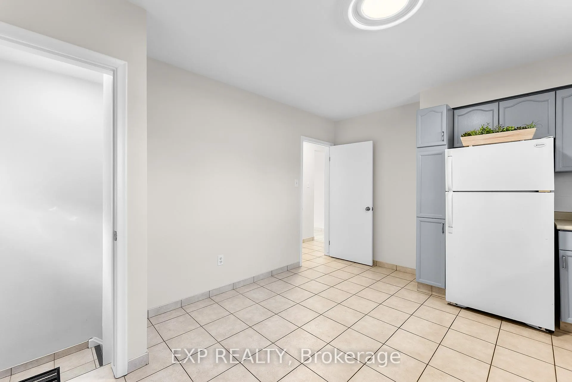 Photo 10 of 119 Ryerson Street, Thorold, Confederation Heights — HOMEH