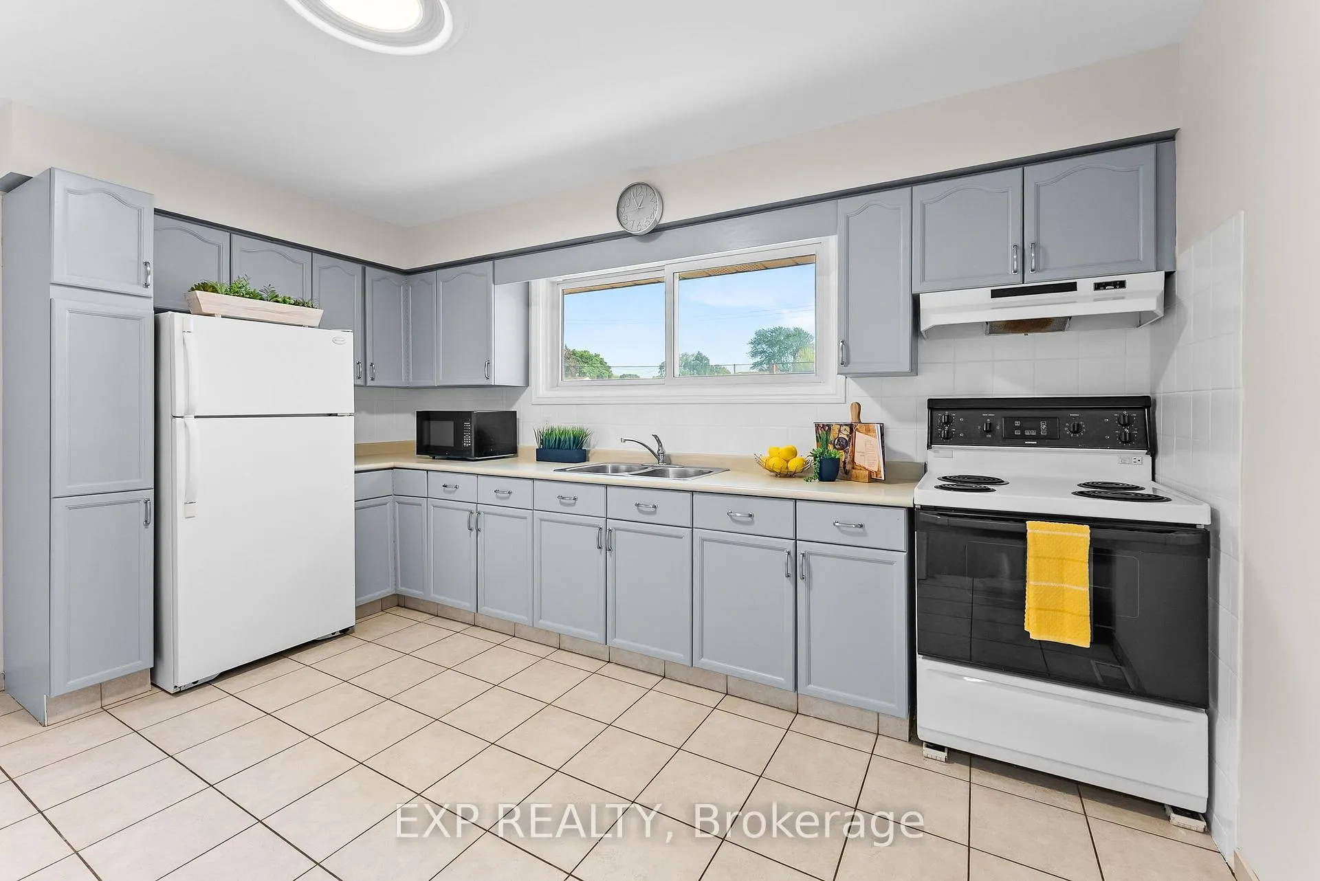 Photo 12 of 119 Ryerson Street, Thorold, Confederation Heights — HOMEH