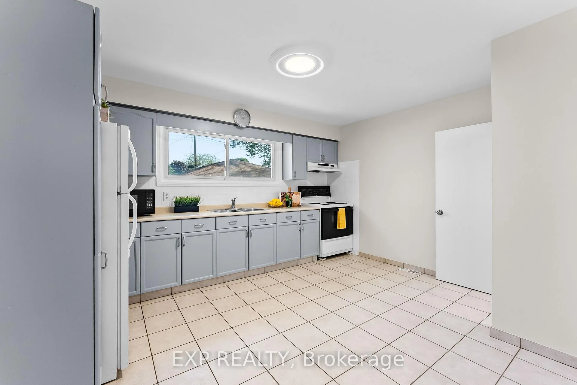 Photo 13 of 119 Ryerson Street, Thorold, Confederation Heights — HOMEH