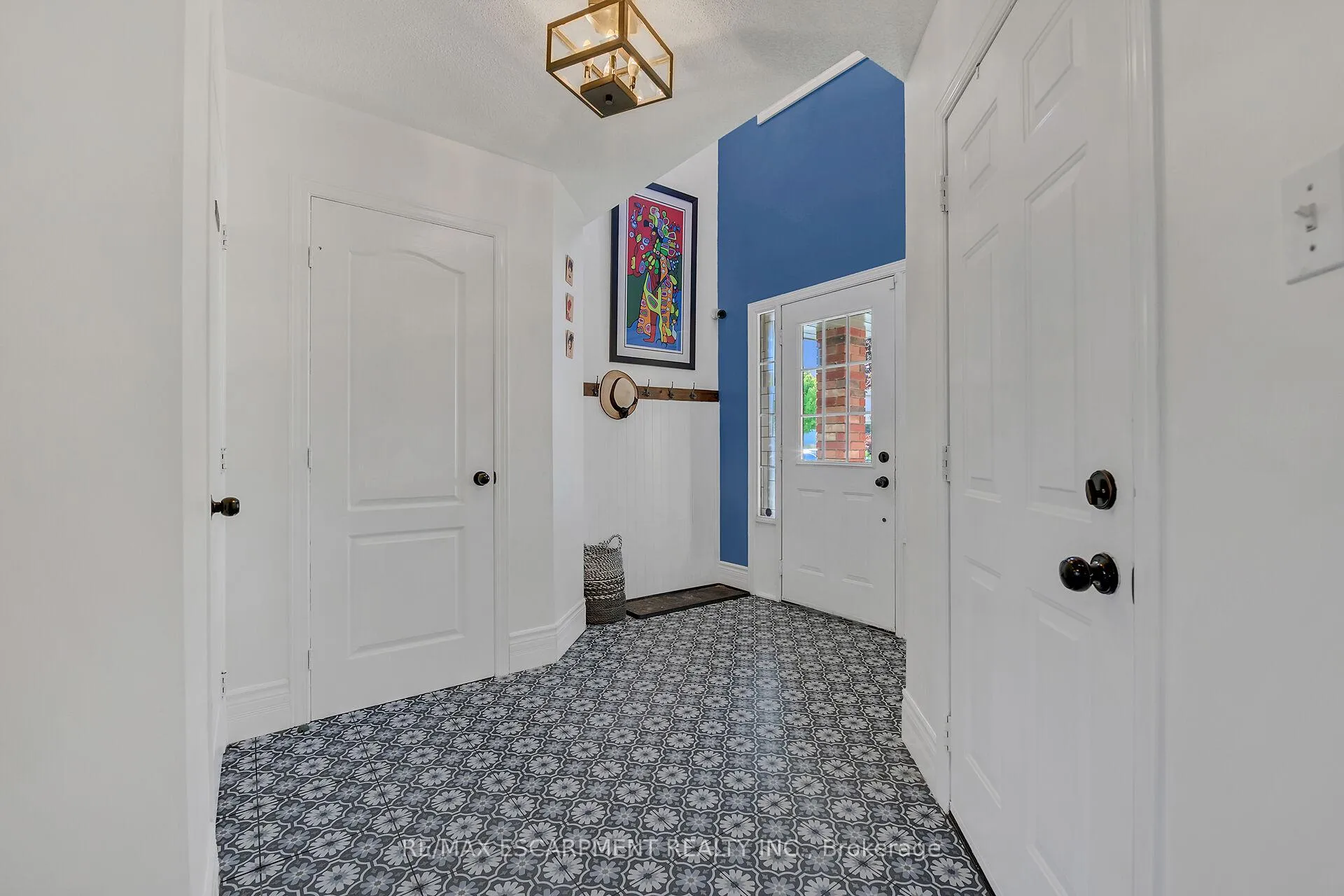 Photo 4 of 239 Hepburn Crescent, Hamilton, Mountview — HOMEH