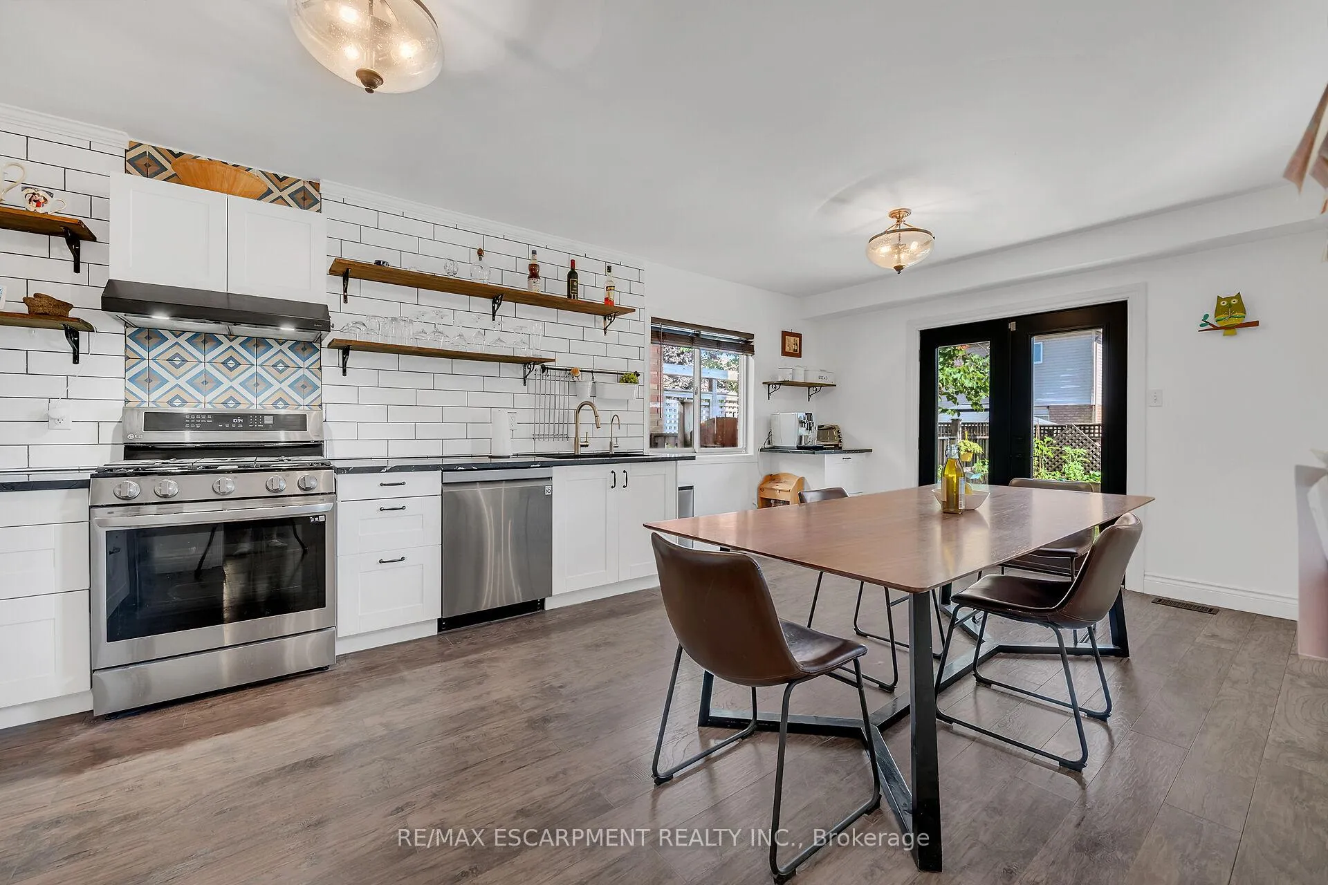 Photo 11 of 239 Hepburn Crescent, Hamilton, Mountview — HOMEH