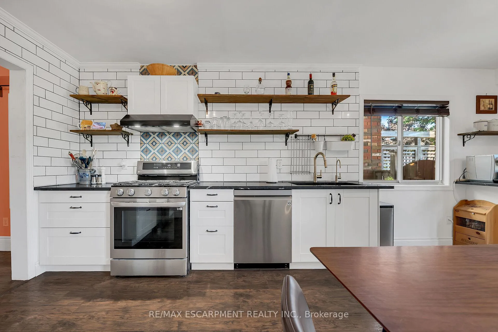 Photo 12 of 239 Hepburn Crescent, Hamilton, Mountview — HOMEH