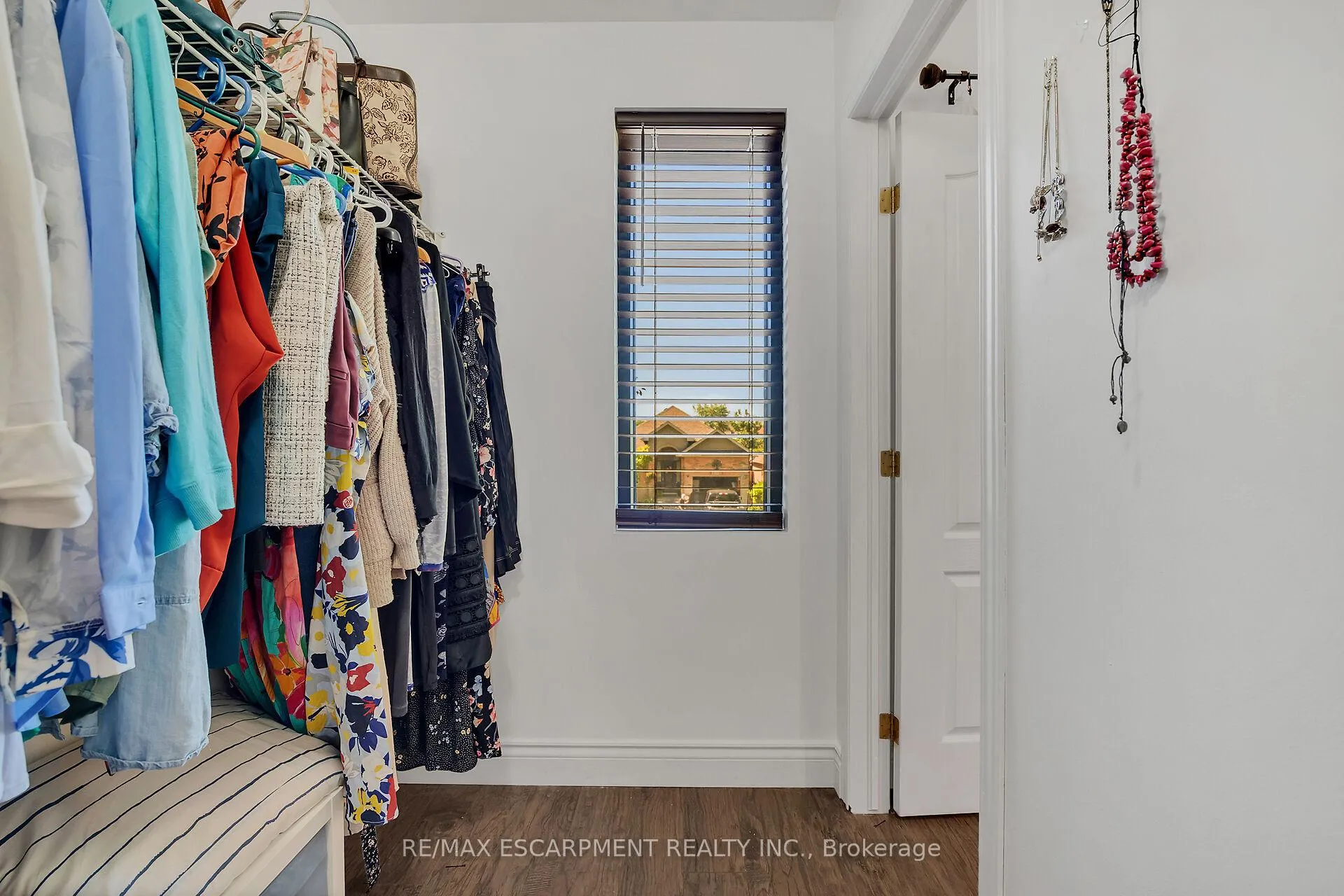 Photo 28 of 239 Hepburn Crescent, Hamilton, Mountview — HOMEH