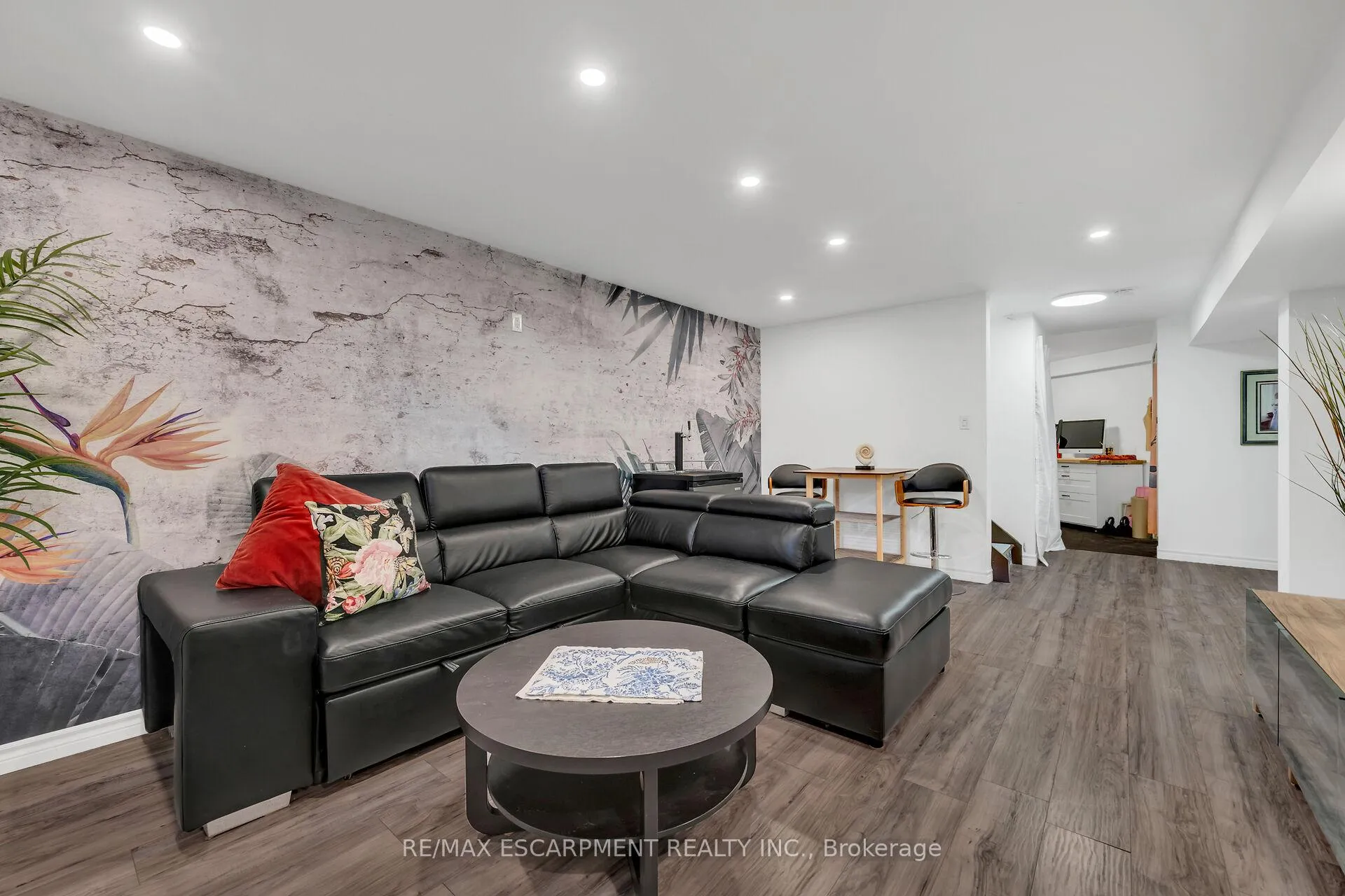 Photo 38 of 239 Hepburn Crescent, Hamilton, Mountview — HOMEH