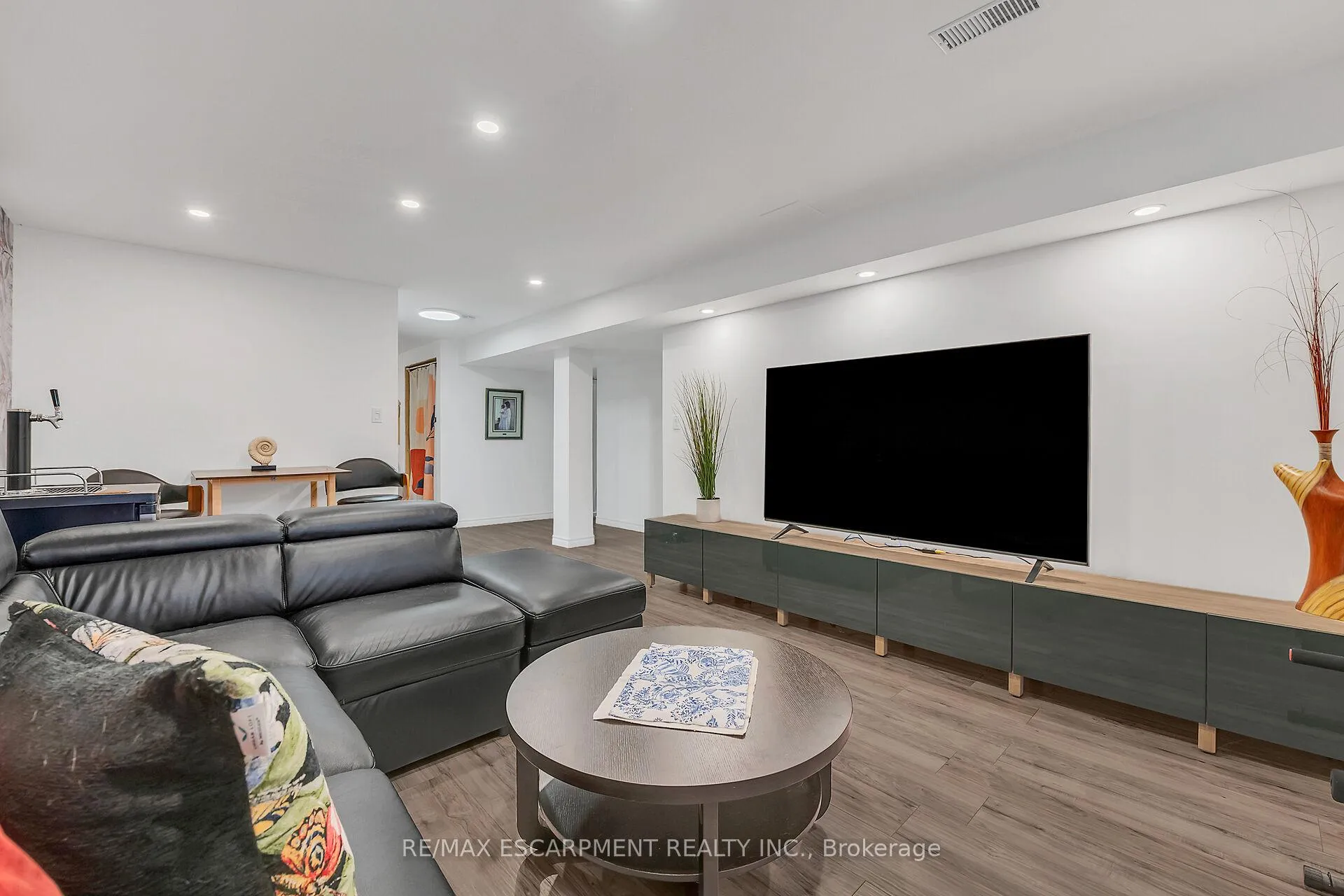 Photo 40 of 239 Hepburn Crescent, Hamilton, Mountview — HOMEH