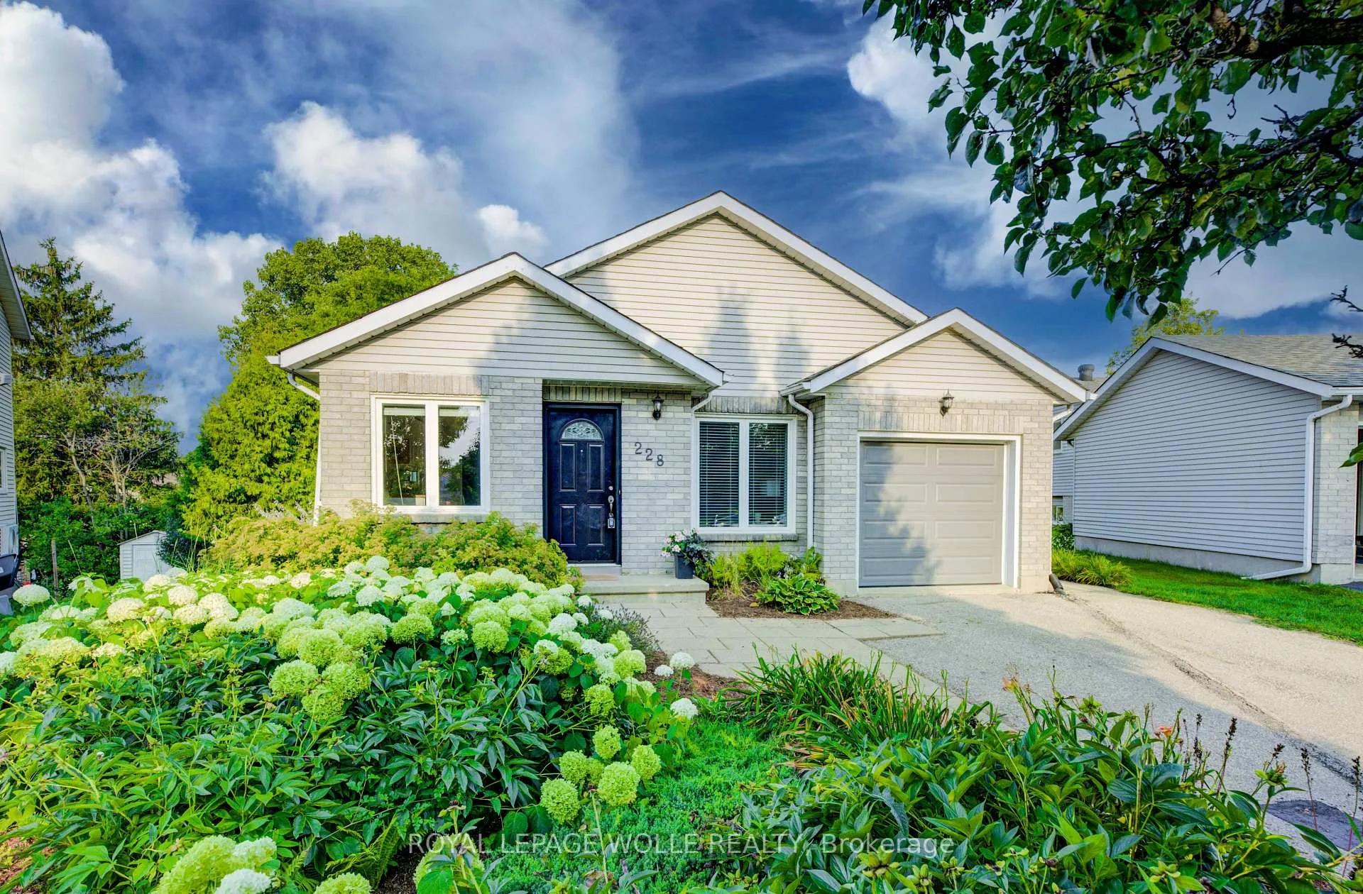 Photo 3 of 228 Haldane Court, Waterloo — HOMEH