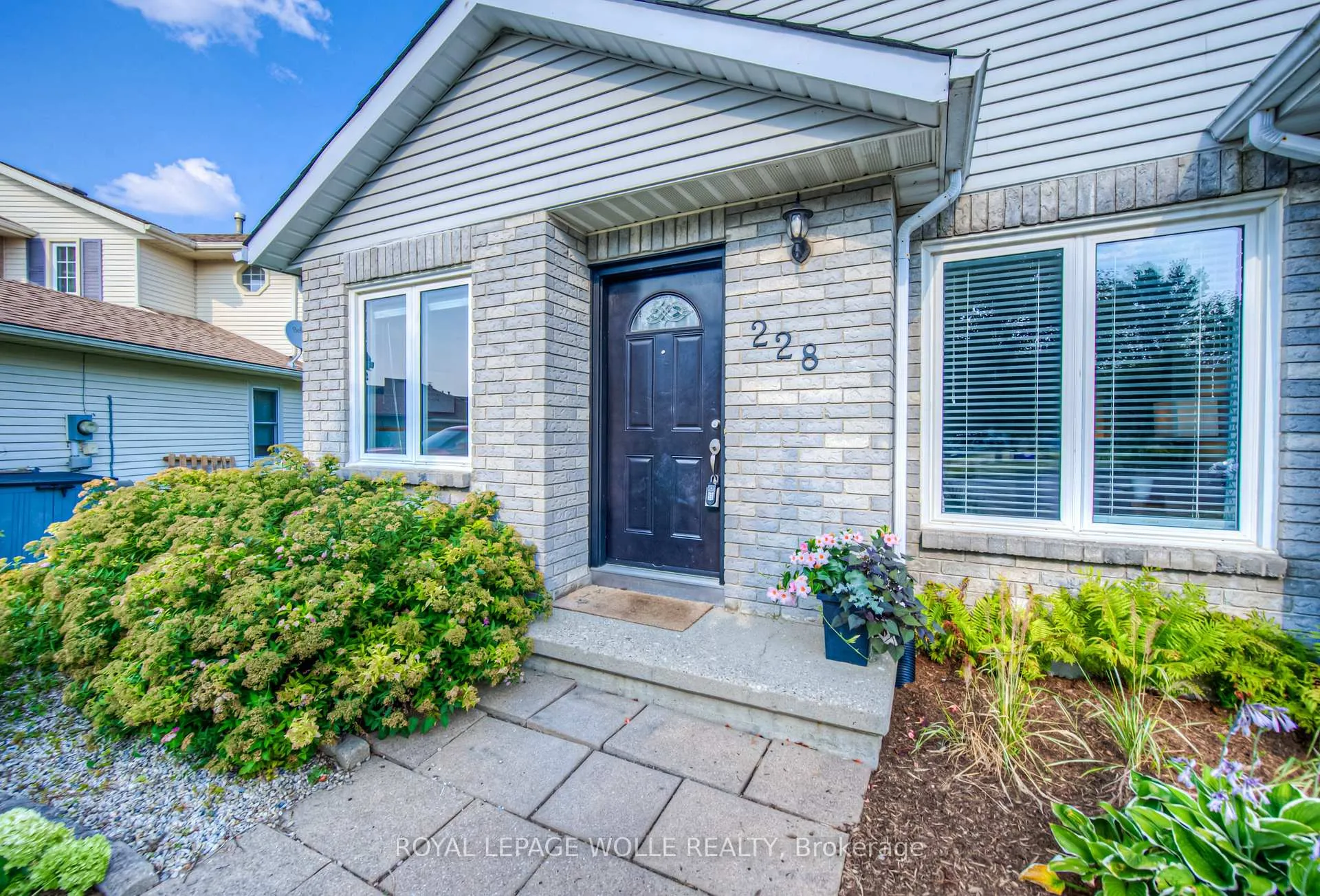 Photo 4 of 228 Haldane Court, Waterloo — HOMEH