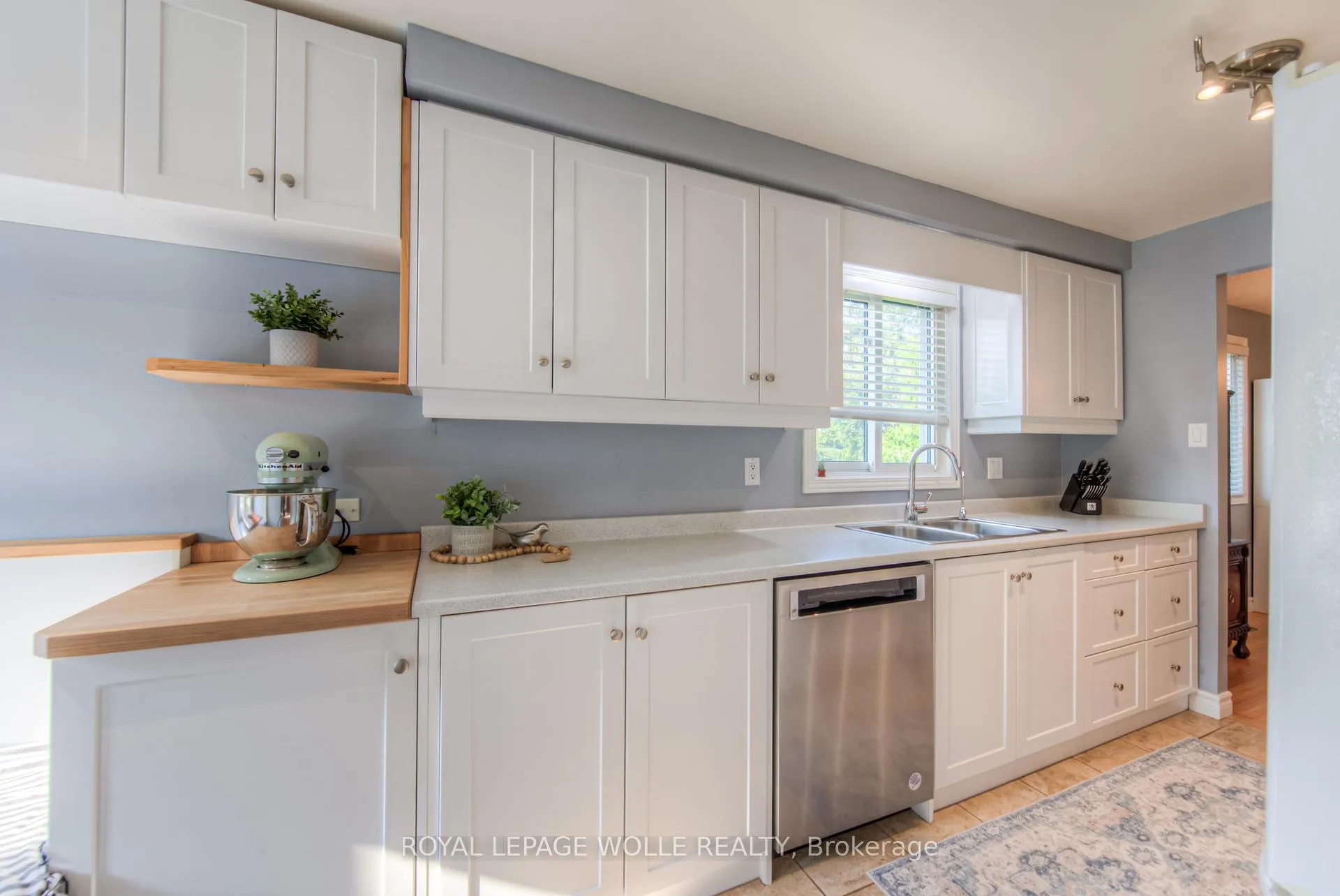 Photo 11 of 228 Haldane Court, Waterloo — HOMEH