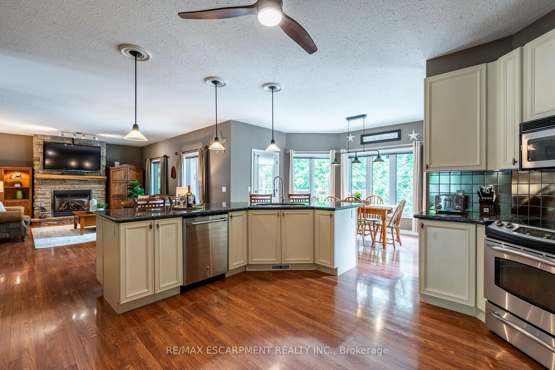 Photo 8 of 1323 8TH Concession Road W, Hamilton, Rural Flamborough — HOMEH