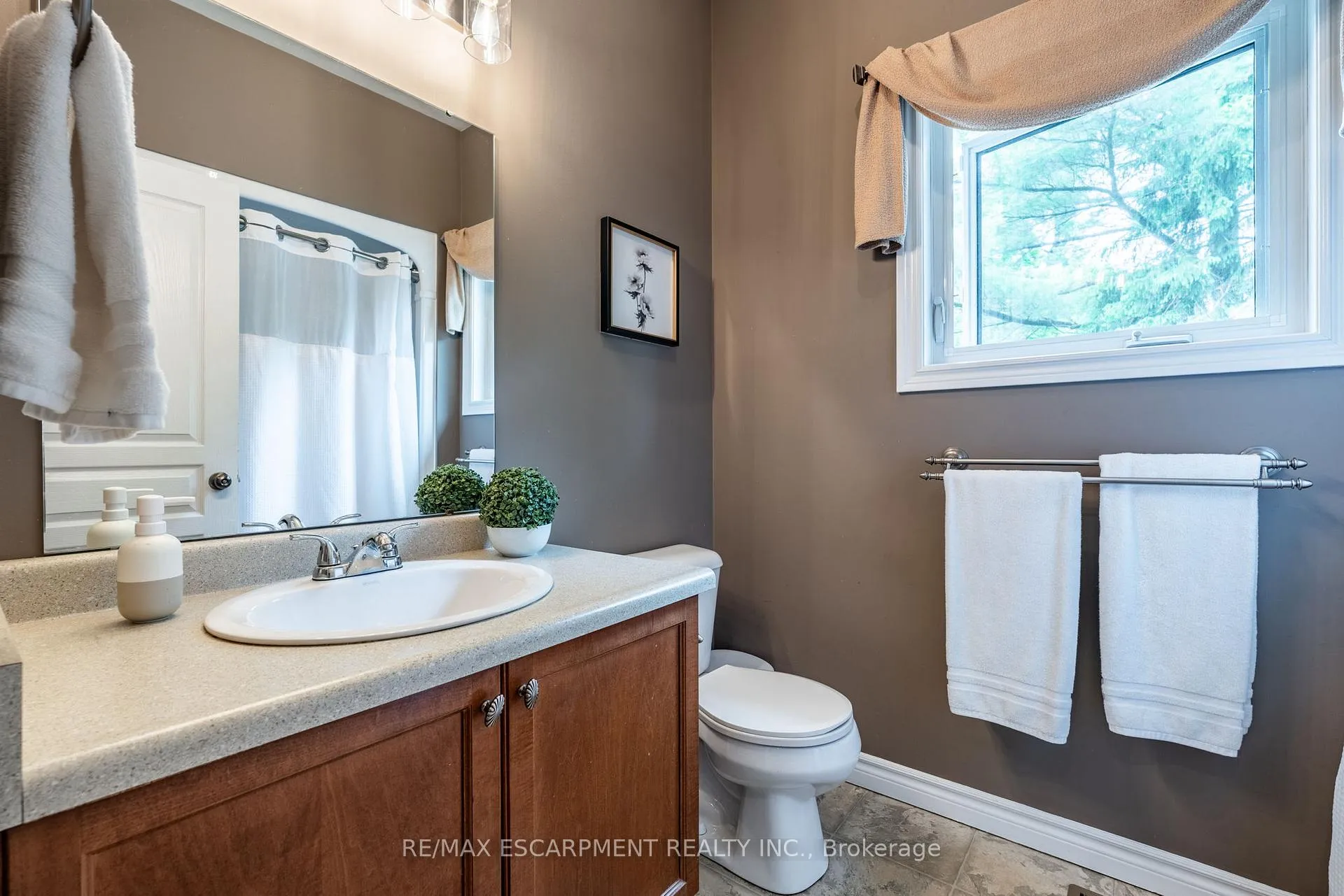Photo 23 of 1323 8TH Concession Road W, Hamilton, Rural Flamborough — HOMEH