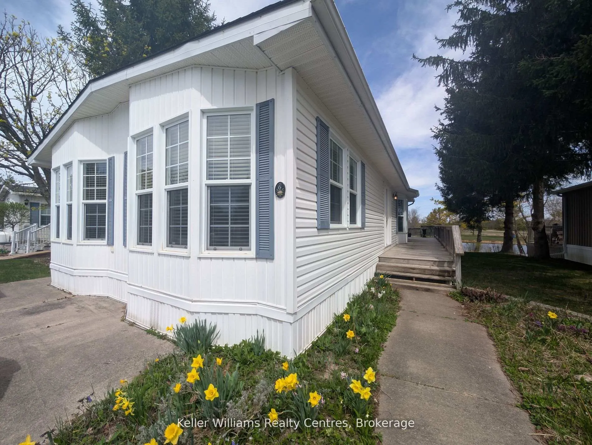 Front of Unit PR6, 13 Southline Avenue