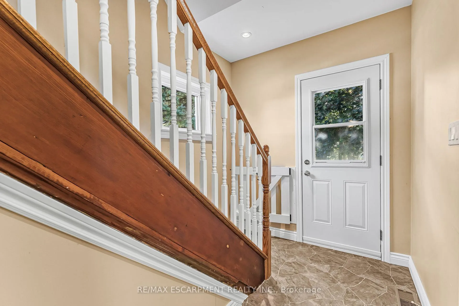 Photo 8 of 398 Diltz Road, Haldimand, Dunnville — HOMEH