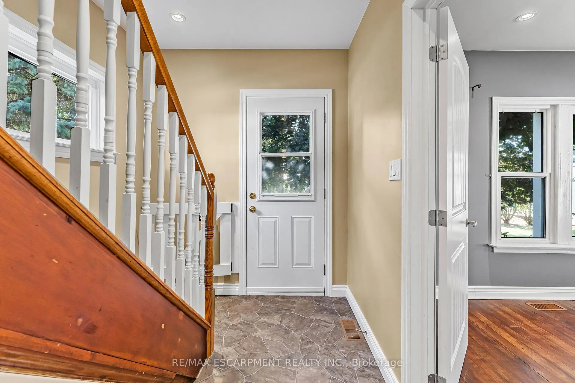 Photo 9 of 398 Diltz Road, Haldimand, Dunnville — HOMEH