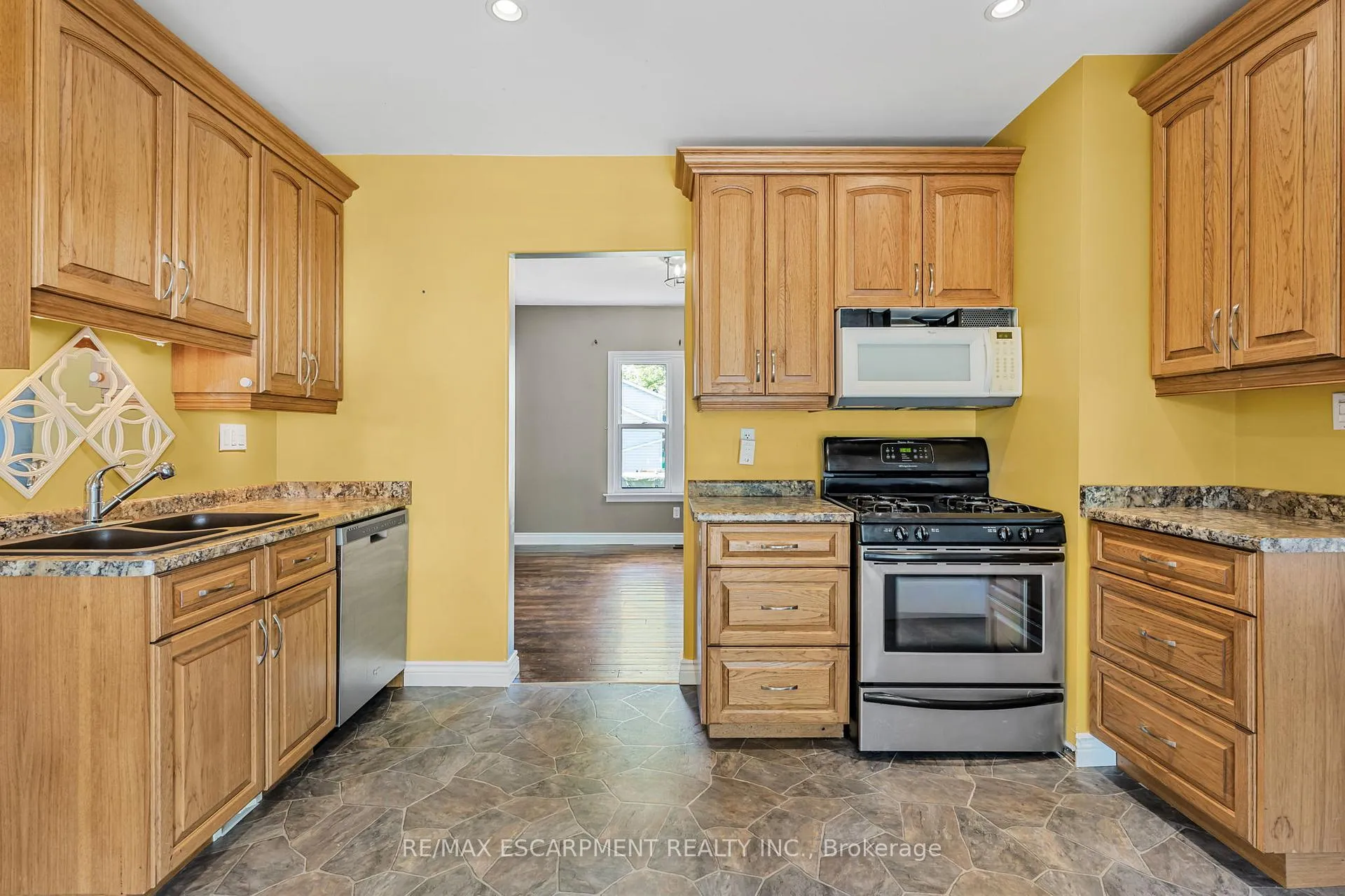Photo 20 of 398 Diltz Road, Haldimand, Dunnville — HOMEH
