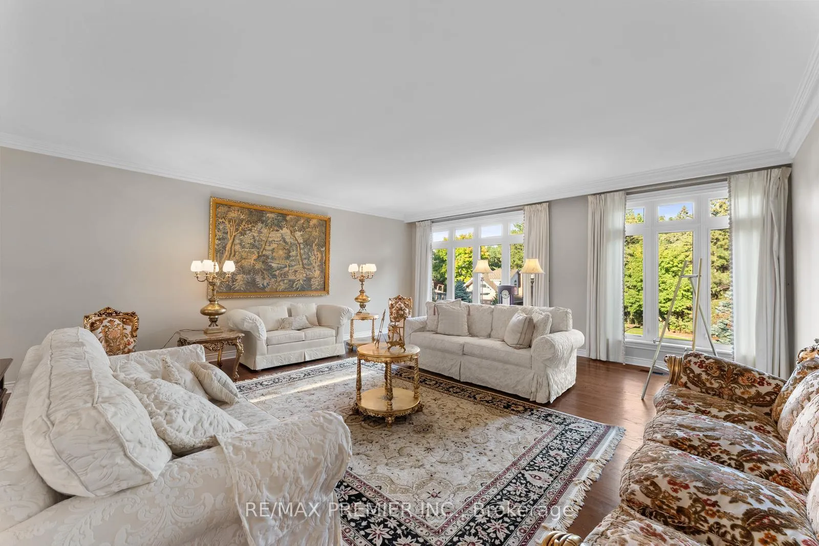 Photo 12 of 261 Sylvadene Parkway, Vaughan, East Woodbridge — HOMEH