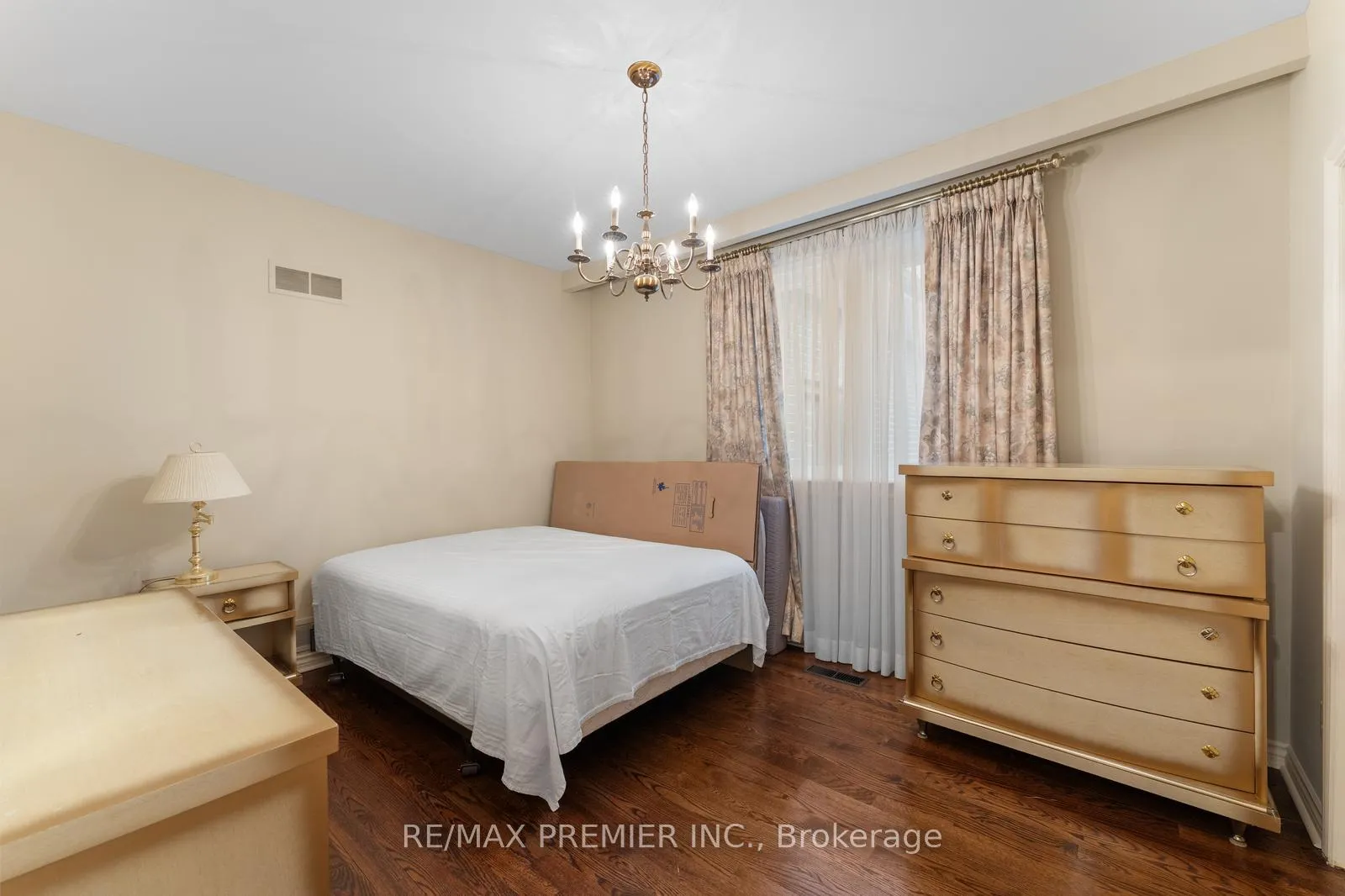 Photo 27 of 261 Sylvadene Parkway, Vaughan, East Woodbridge — HOMEH
