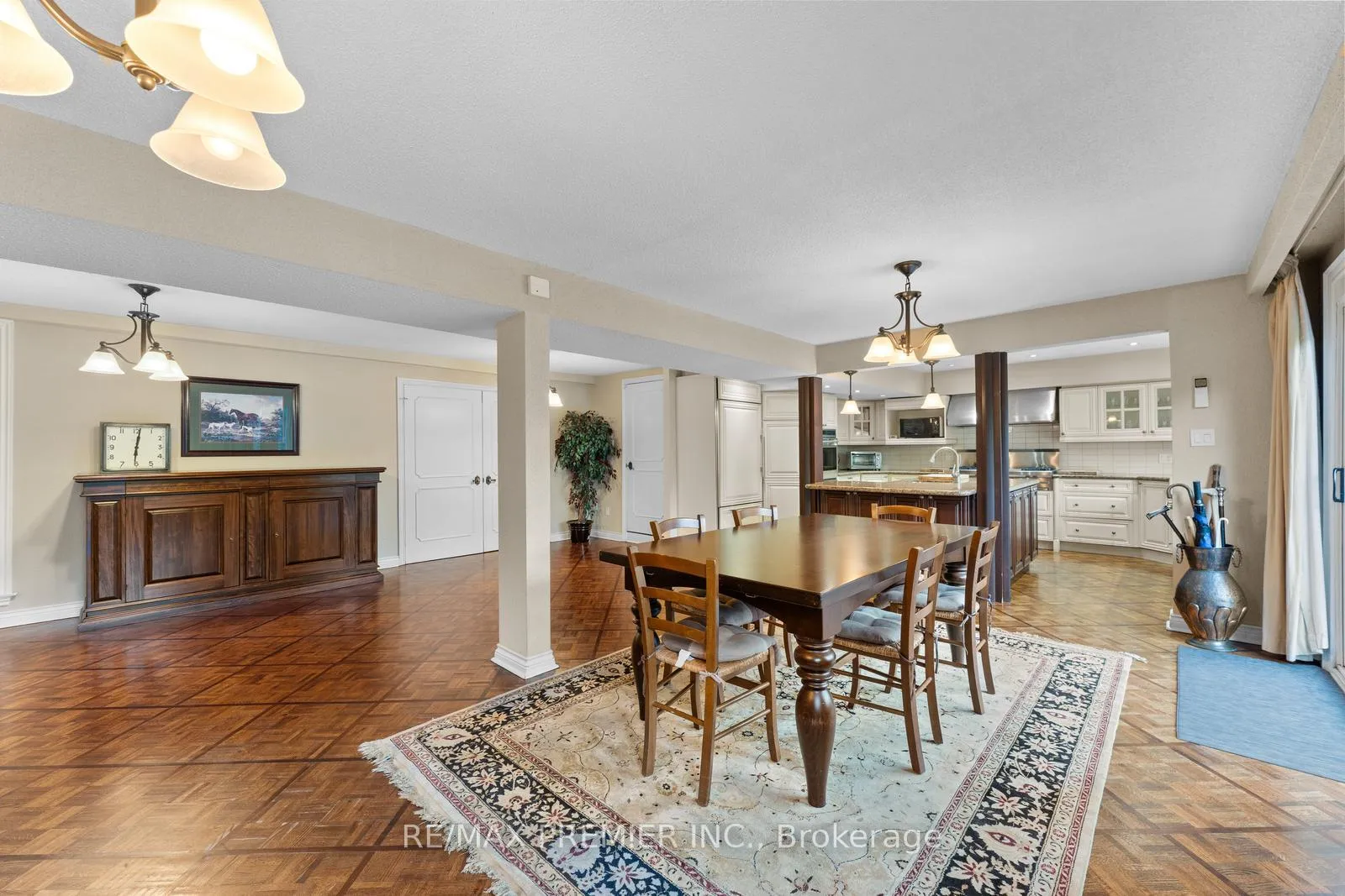 Photo 35 of 261 Sylvadene Parkway, Vaughan, East Woodbridge — HOMEH