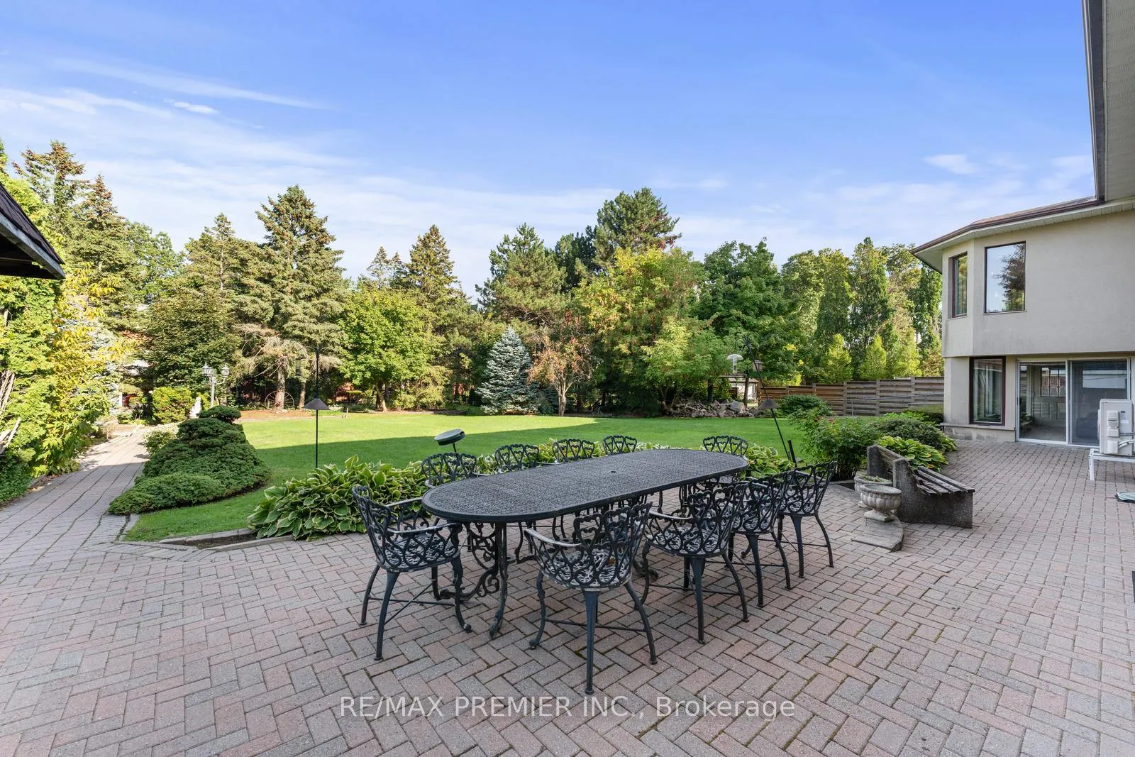 Photo 39 of 261 Sylvadene Parkway, Vaughan, East Woodbridge — HOMEH