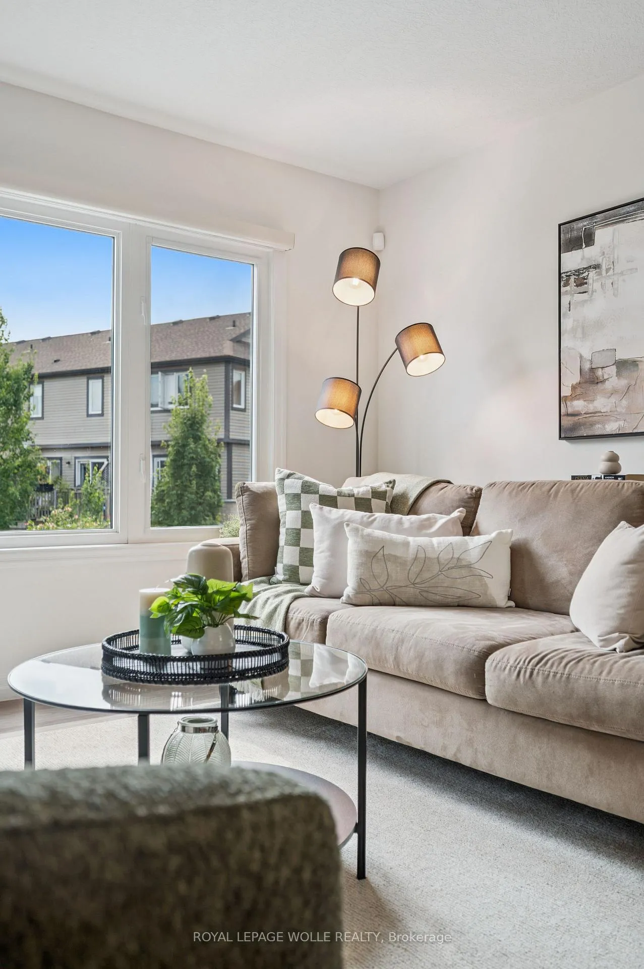 Photo 3 of 503 Windflower Crescent, Kitchener — HOMEH