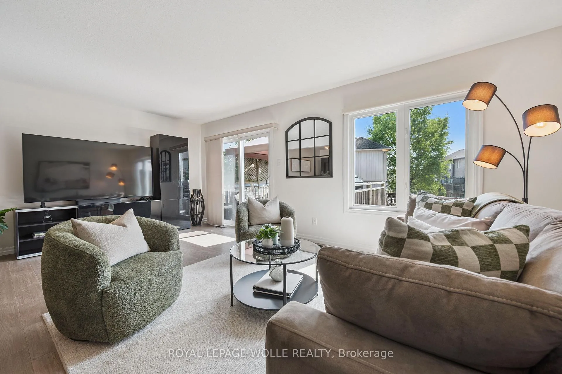 Photo 5 of 503 Windflower Crescent, Kitchener — HOMEH