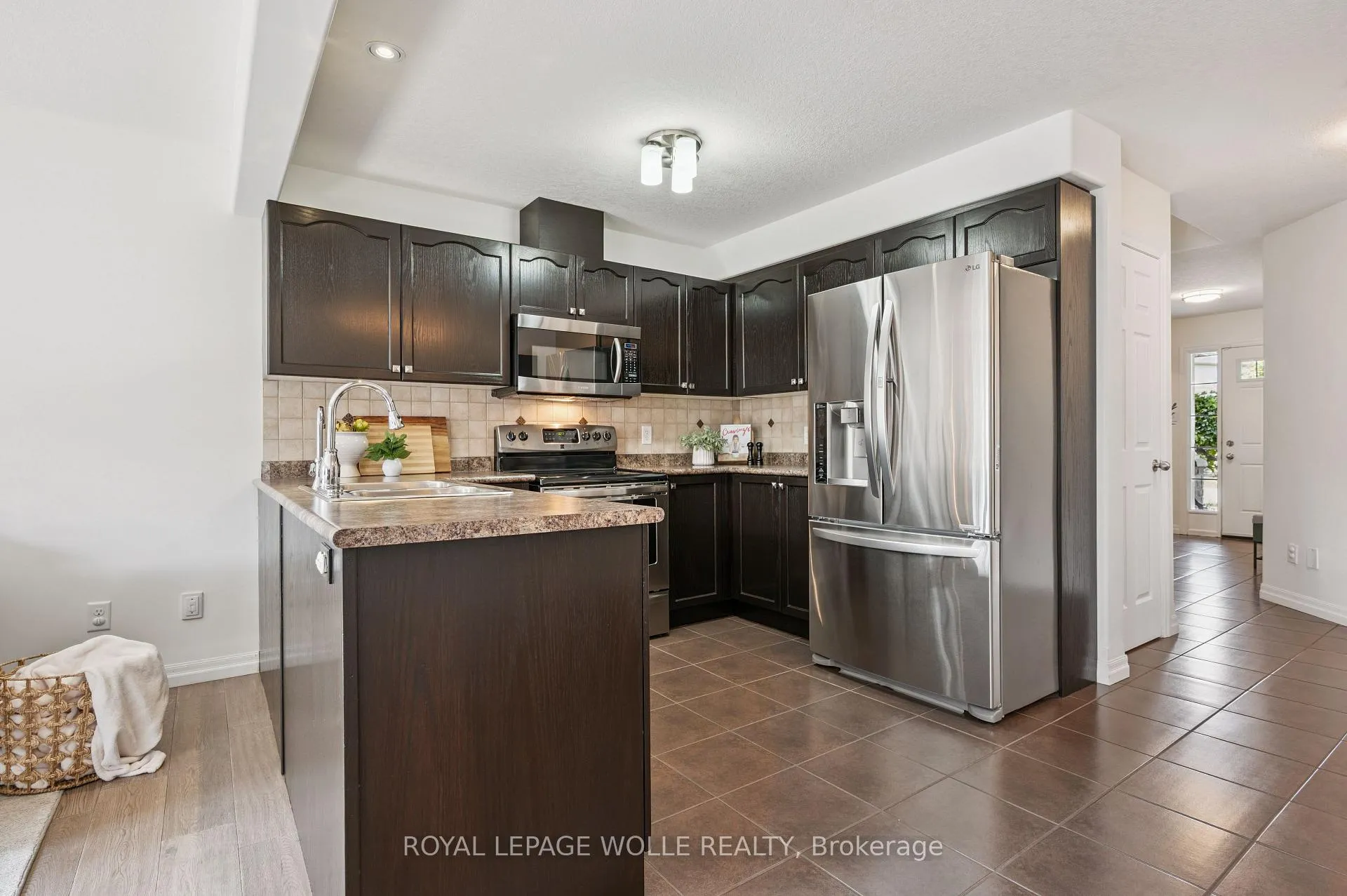 Photo 7 of 503 Windflower Crescent, Kitchener — HOMEH