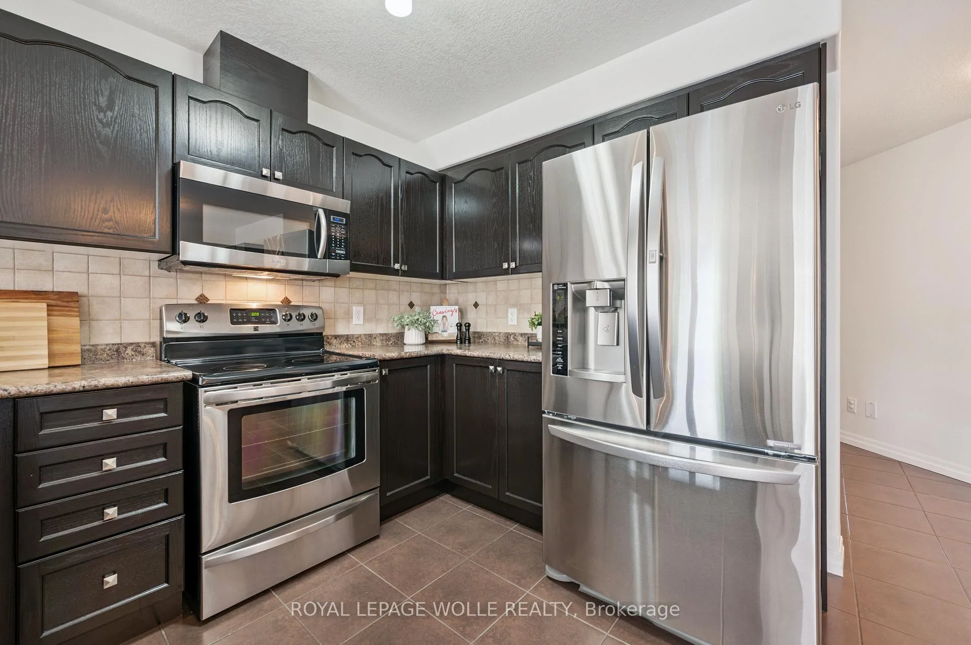 Photo 9 of 503 Windflower Crescent, Kitchener — HOMEH