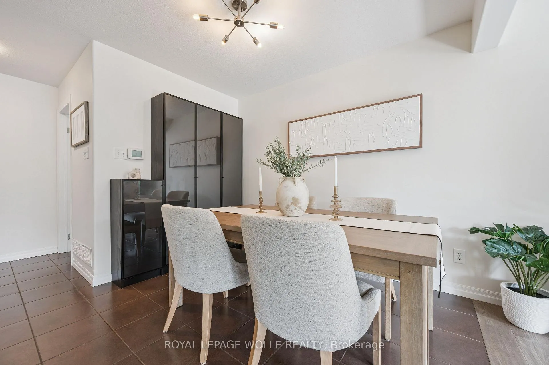 Photo 12 of 503 Windflower Crescent, Kitchener — HOMEH