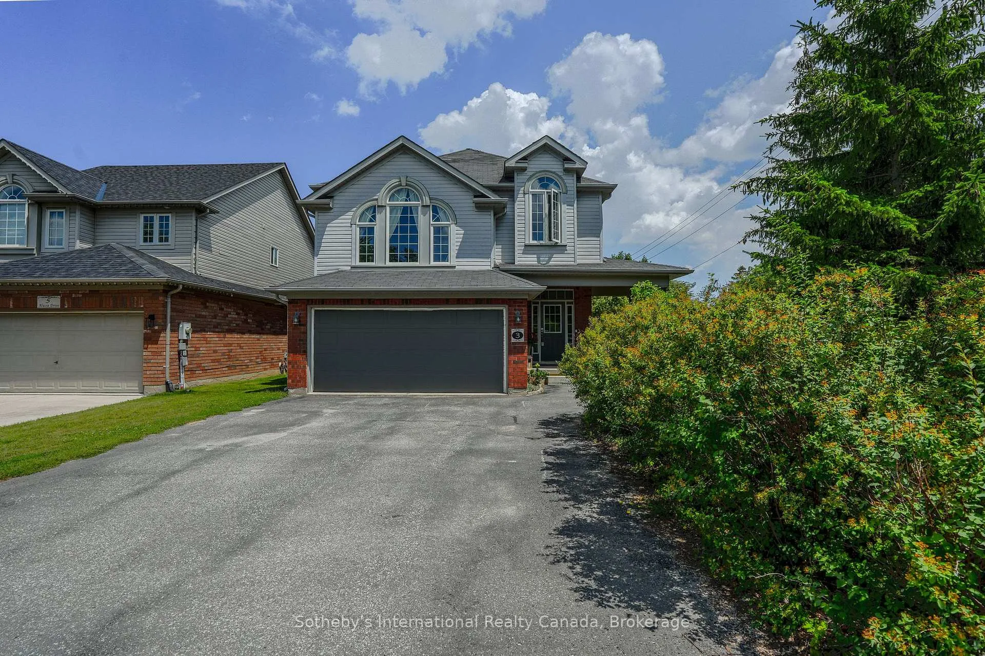 Photo 2 of 3 Alyssa Drive, Collingwood — HOMEH