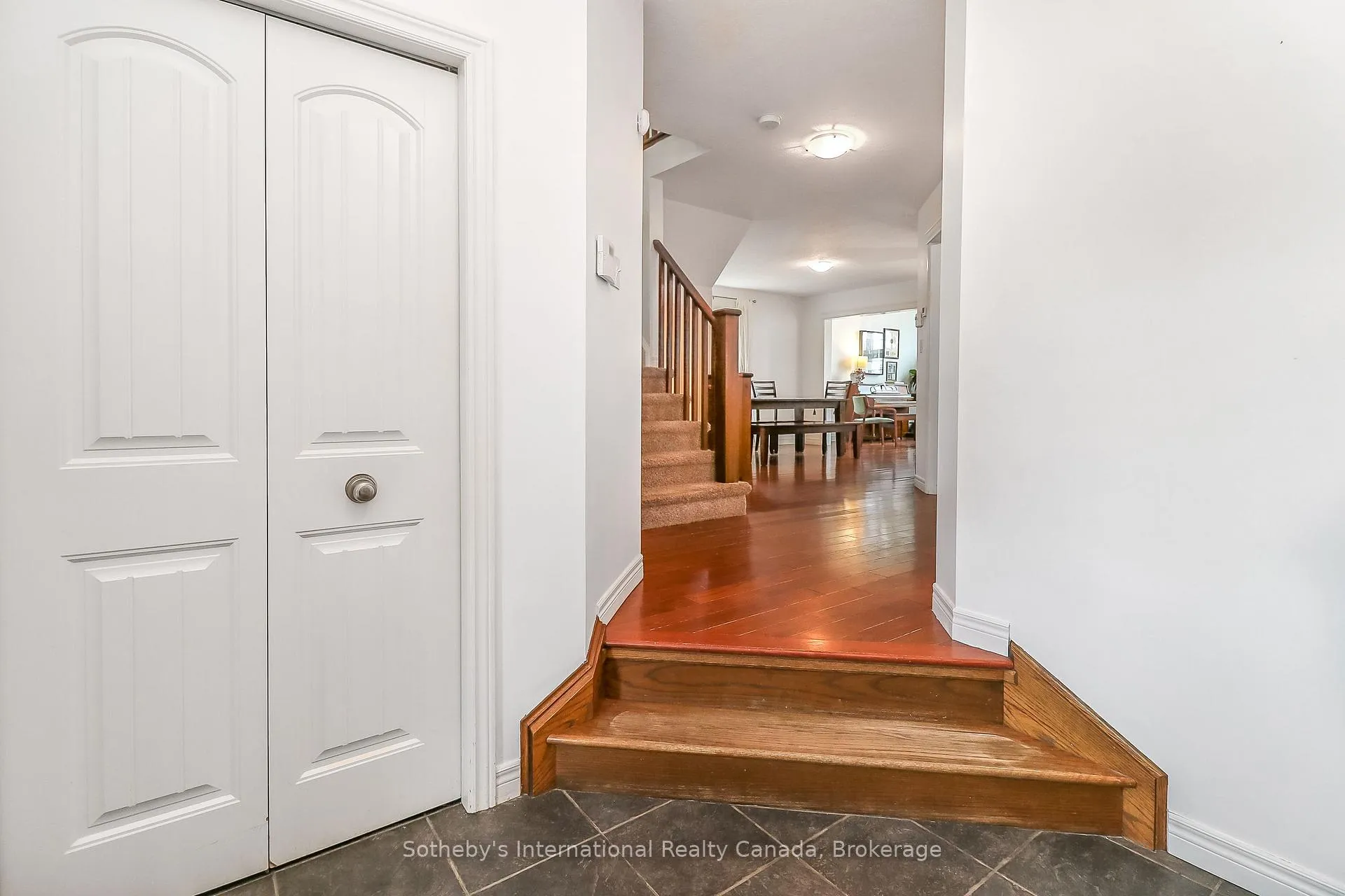 Photo 6 of 3 Alyssa Drive, Collingwood — HOMEH