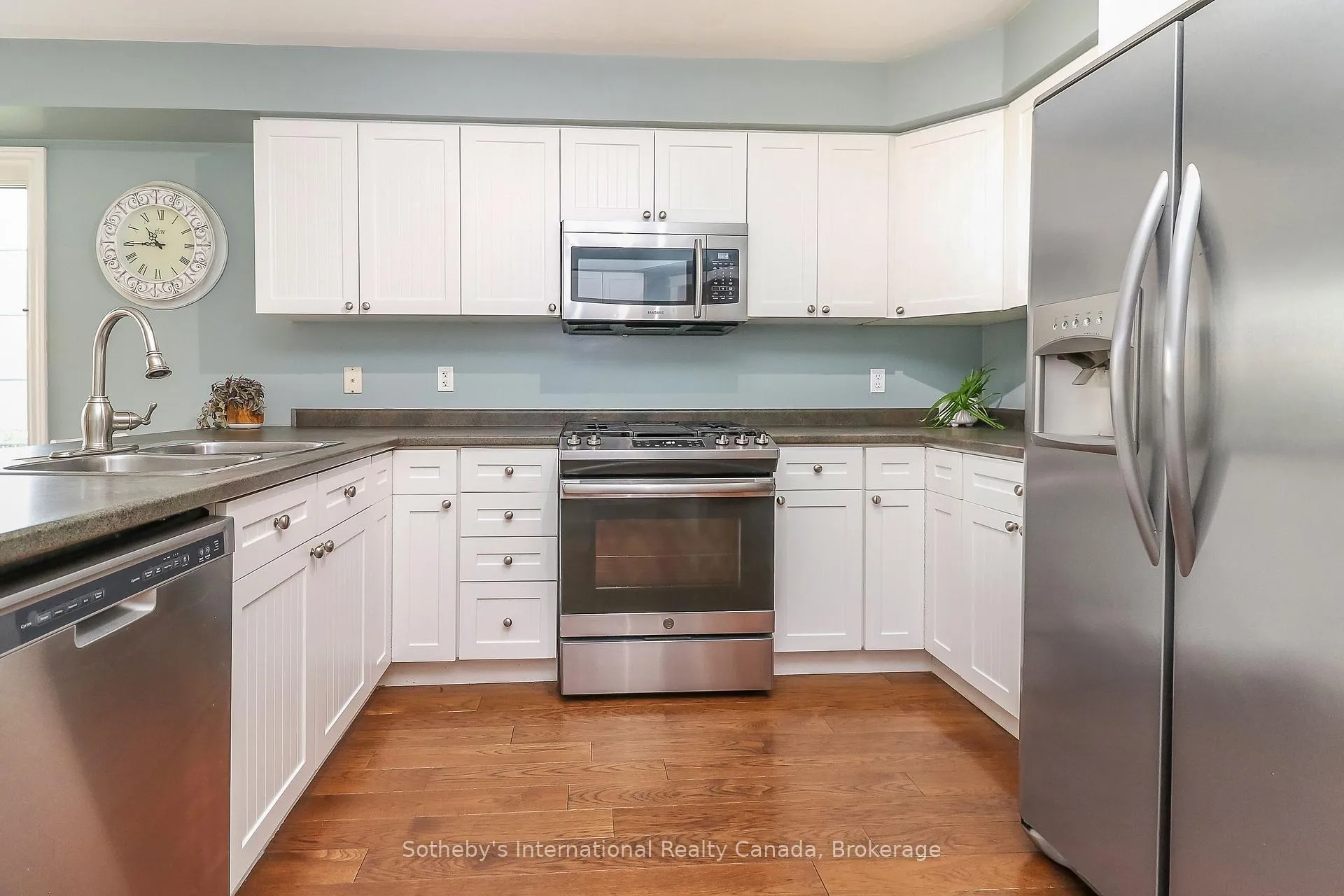 Photo 11 of 3 Alyssa Drive, Collingwood — HOMEH