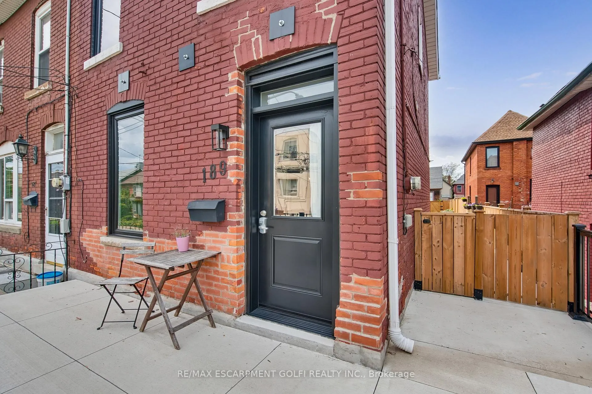 Photo 3 of 189 Queen Street N, Hamilton, Strathcona — HOMEH