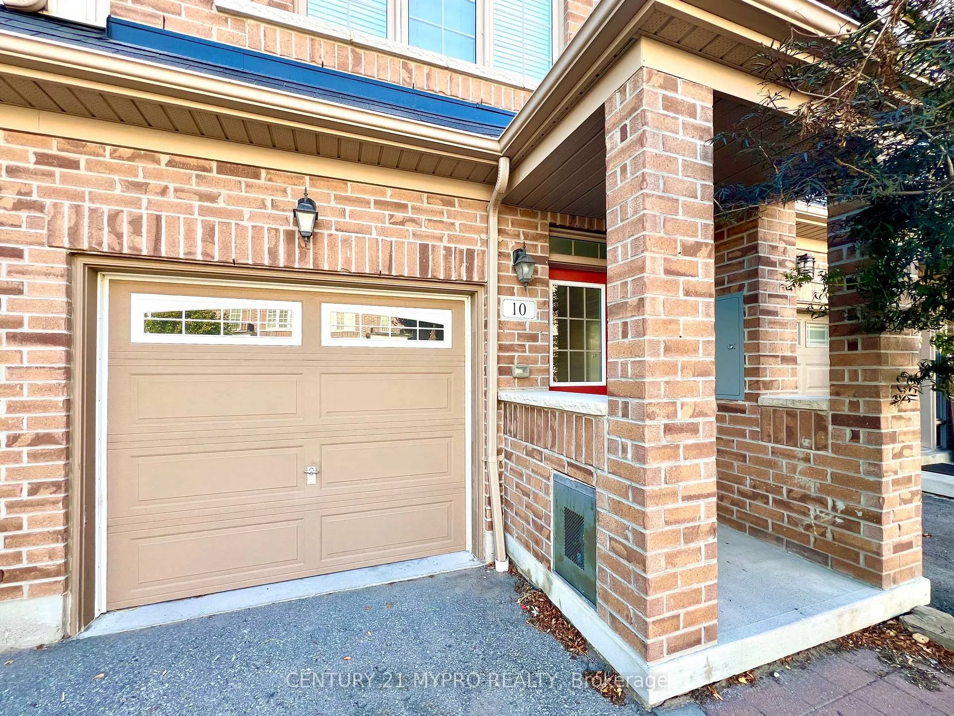 Photo 3 of 10 Magpie Way, Whitby, Blue Grass Meadows — HOMEH