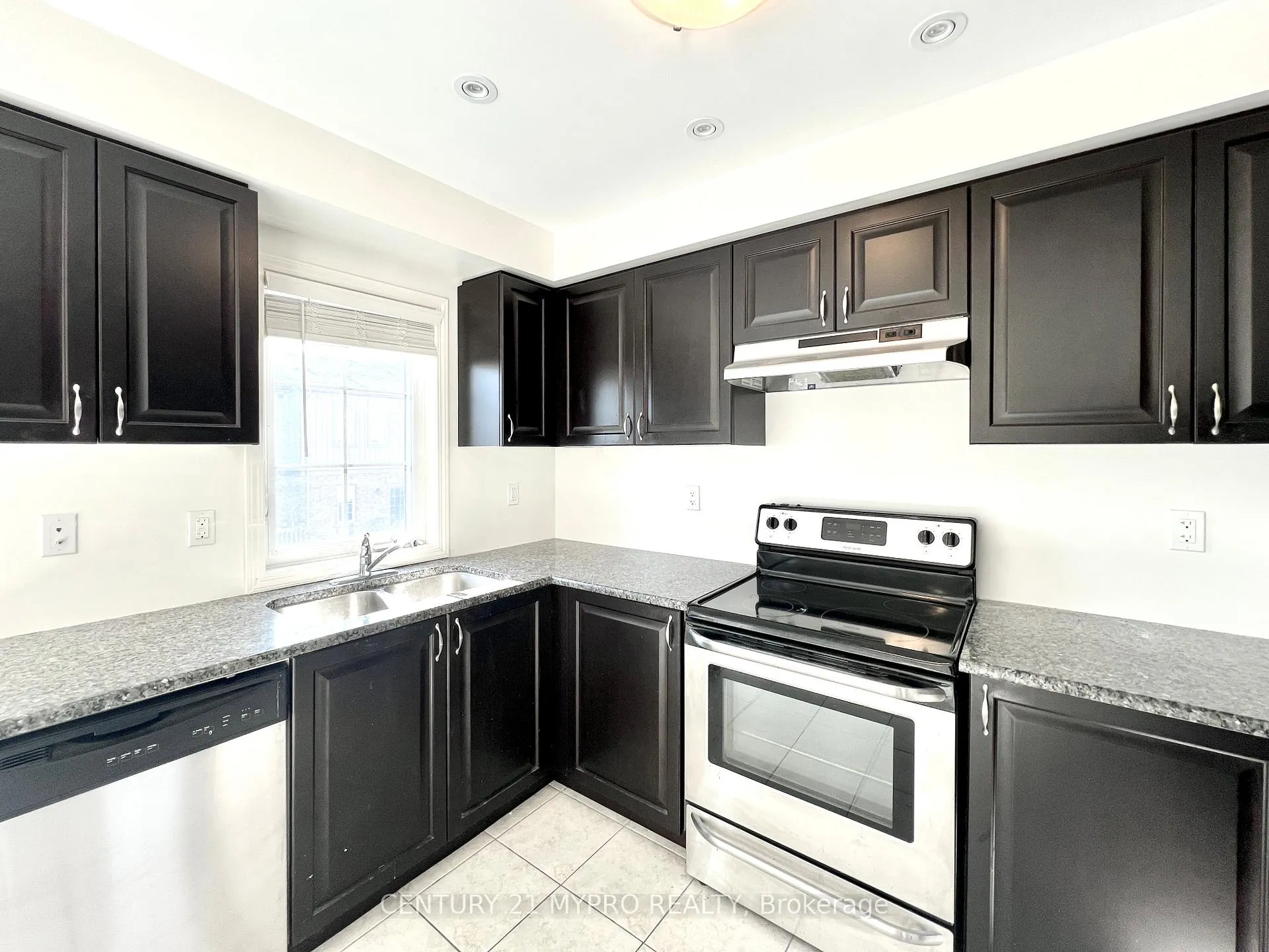 Photo 17 of 10 Magpie Way, Whitby, Blue Grass Meadows — HOMEH