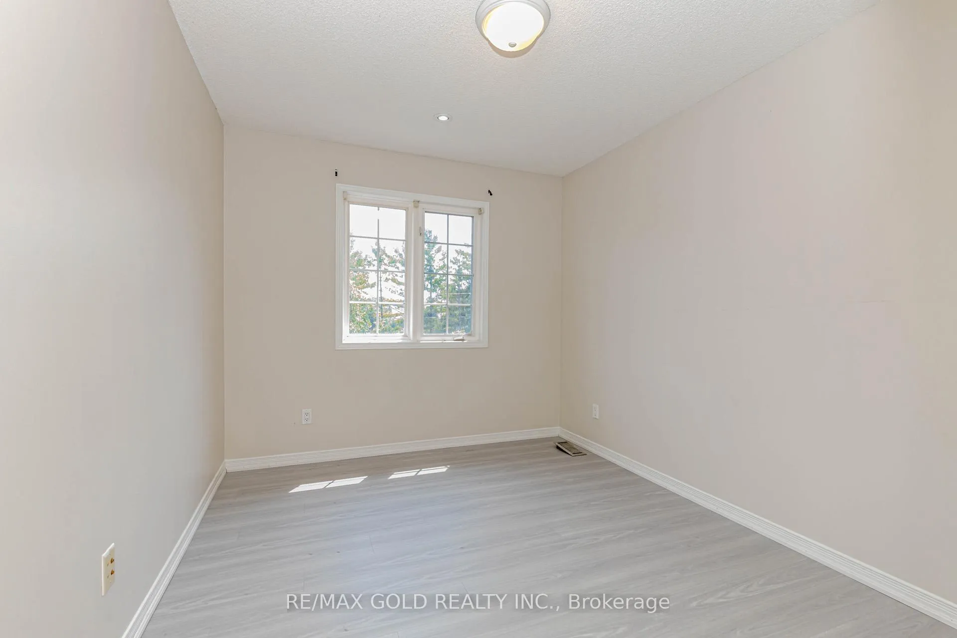 Photo 36 of 167 Sims Estate Drive, Kitchener, Grand River South — HOMEH