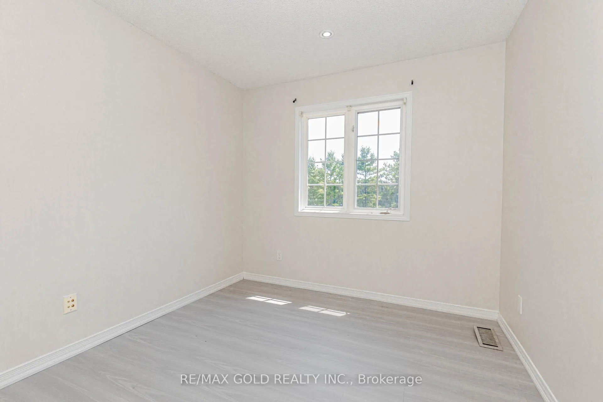Photo 37 of 167 Sims Estate Drive, Kitchener, Grand River South — HOMEH