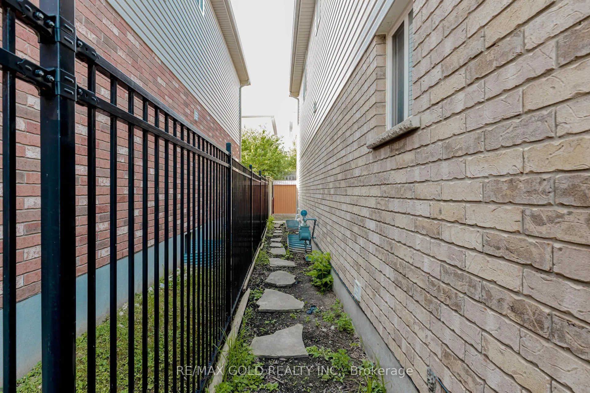 Photo 45 of 167 Sims Estate Drive, Kitchener, Grand River South — HOMEH