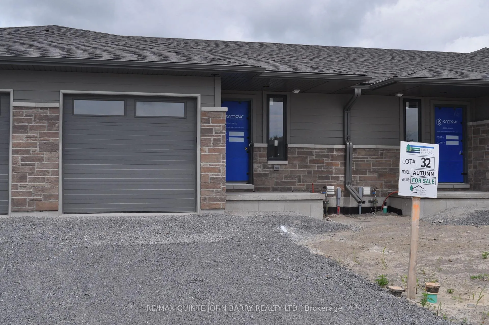 Front of Unit Lot 32, 7 Parkland Circle