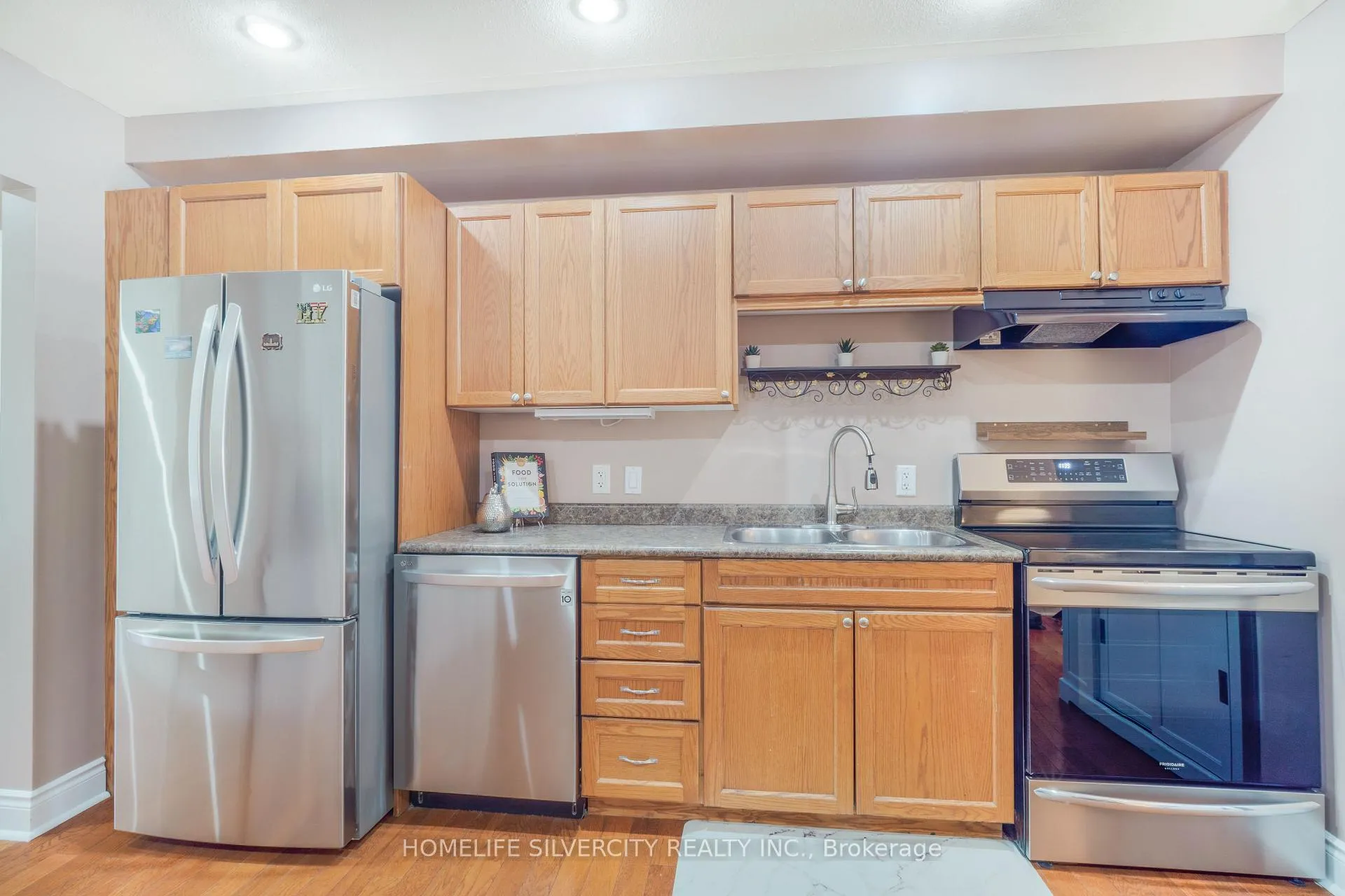 Photo 5 of 27 Ormond Street N, Thorold, Thorold Downtown — HOMEH