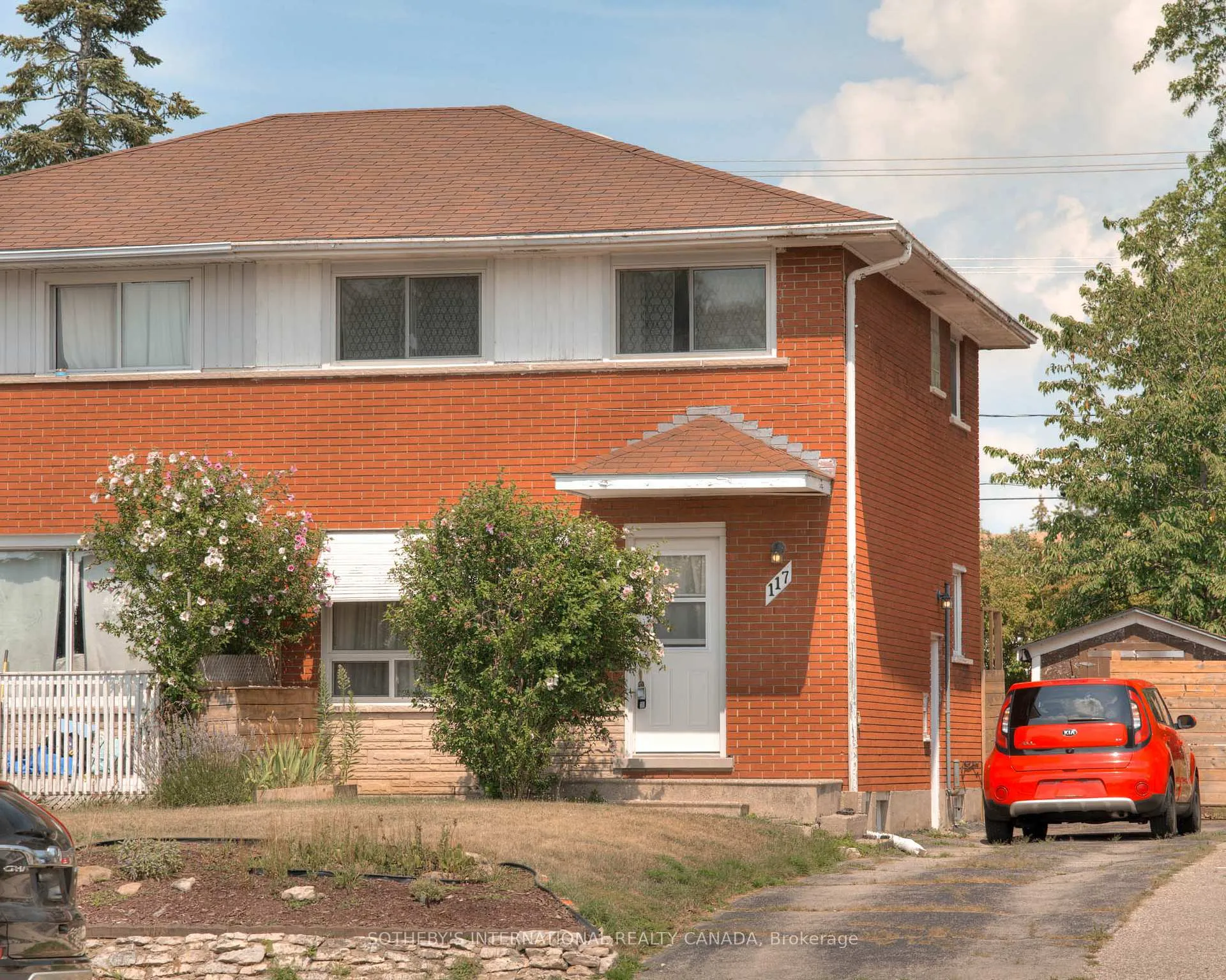 Photo 1 of 117 Secord Avenue, Kitchener — HOMEH
