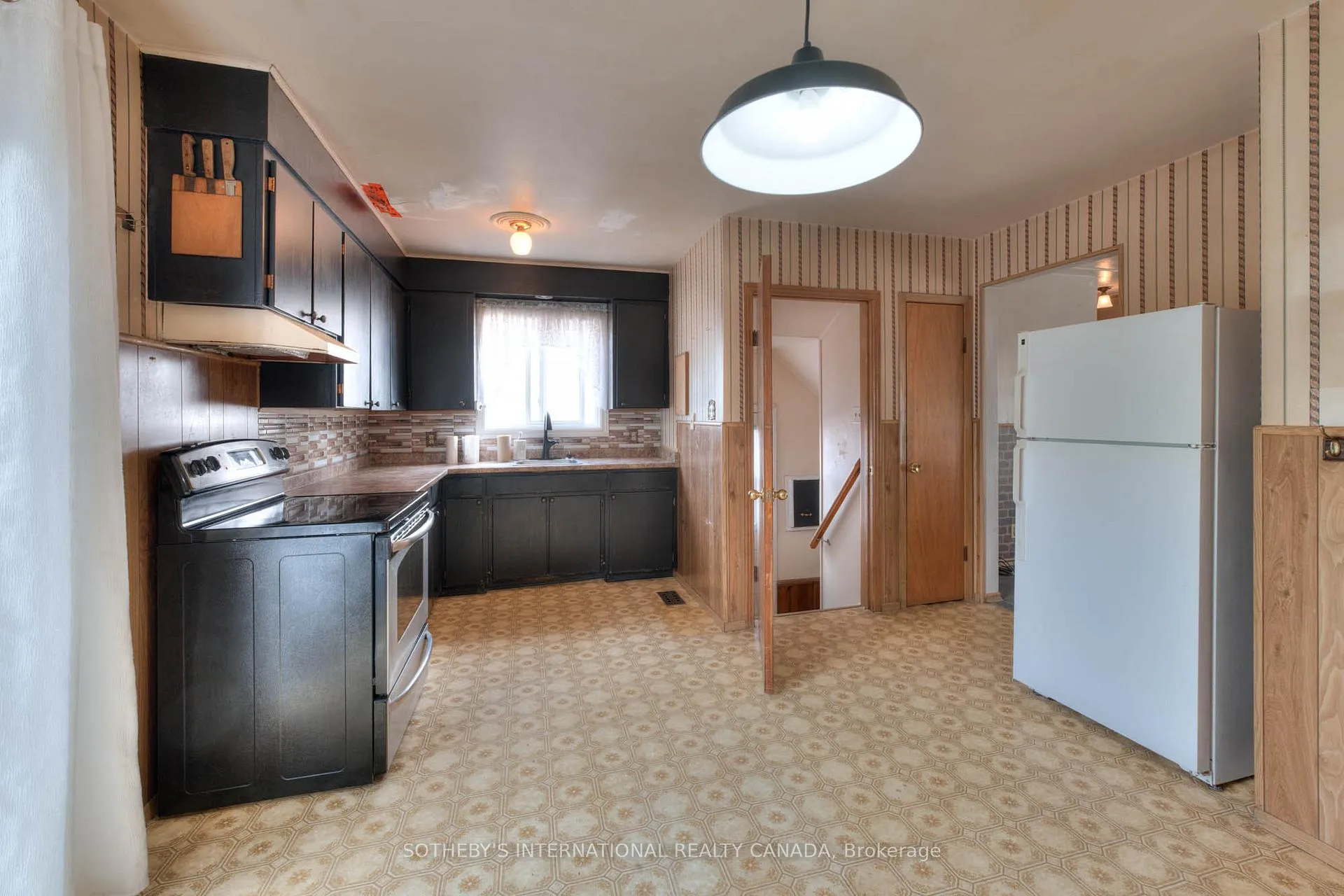 Photo 9 of 117 Secord Avenue, Kitchener — HOMEH