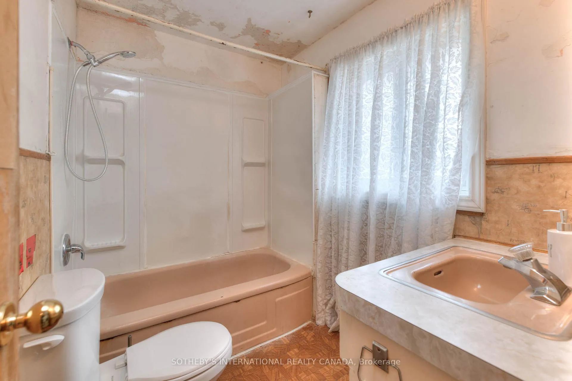 Photo 16 of 117 Secord Avenue, Kitchener — HOMEH