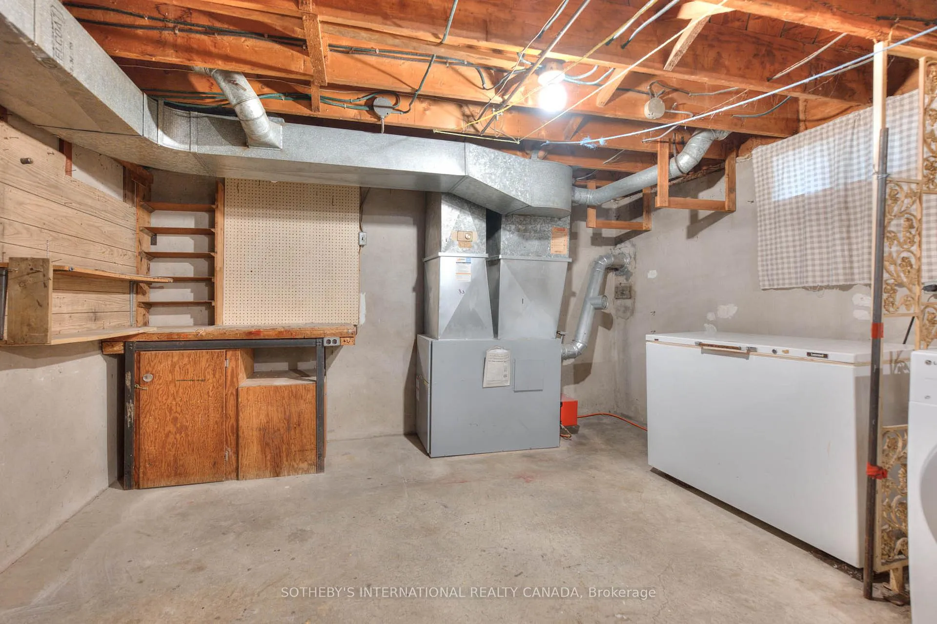 Photo 23 of 117 Secord Avenue, Kitchener — HOMEH