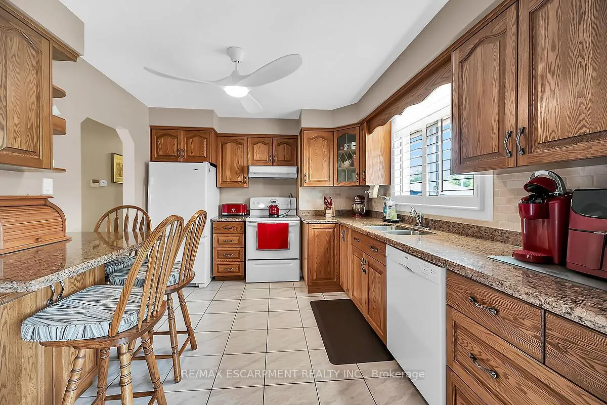Photo 13 of 102 Kennedy Avenue, Hamilton, Kennedy — HOMEH
