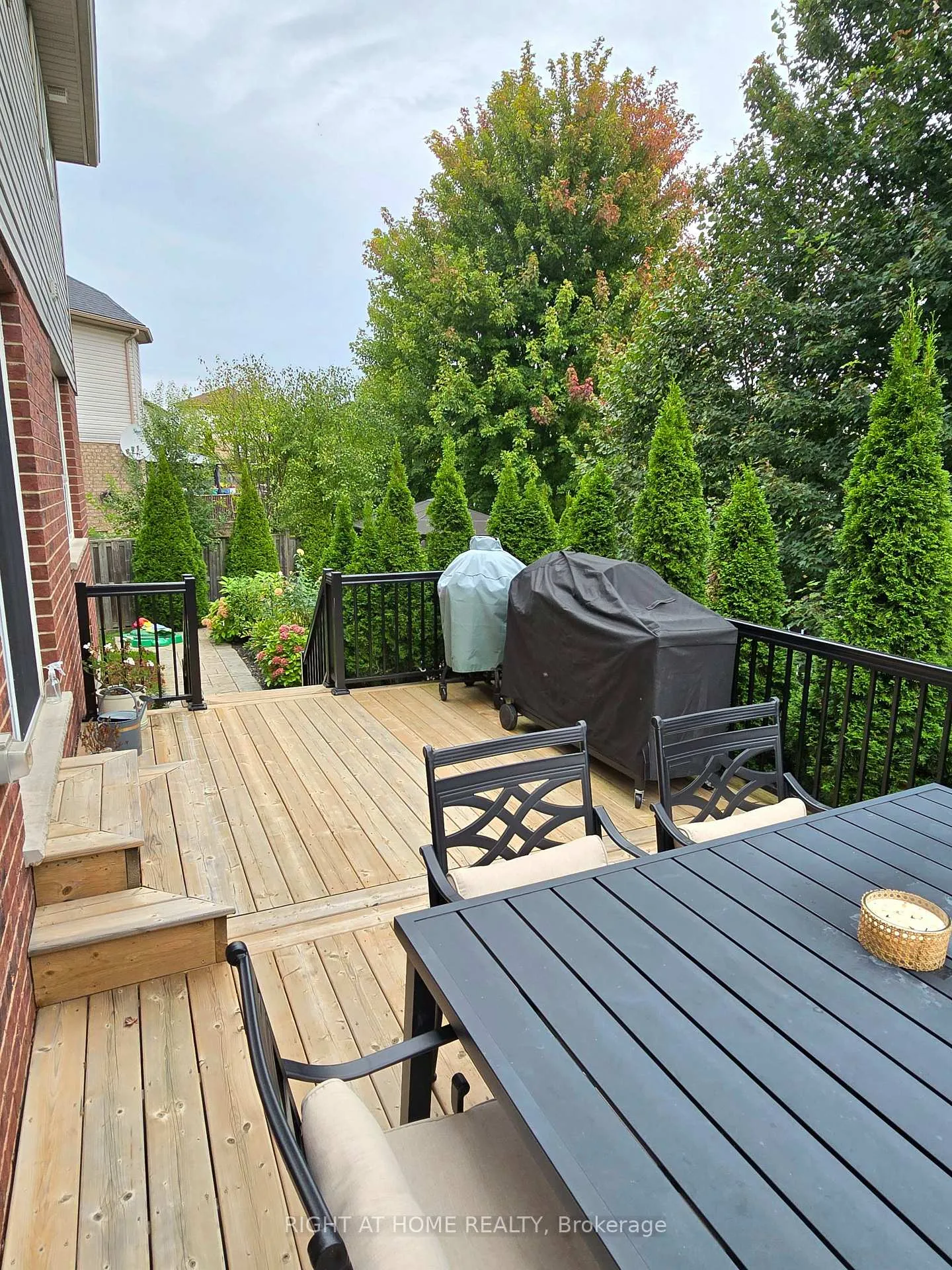 Photo 14 of 520 Pine Hollow Court, Kitchener — HOMEH
