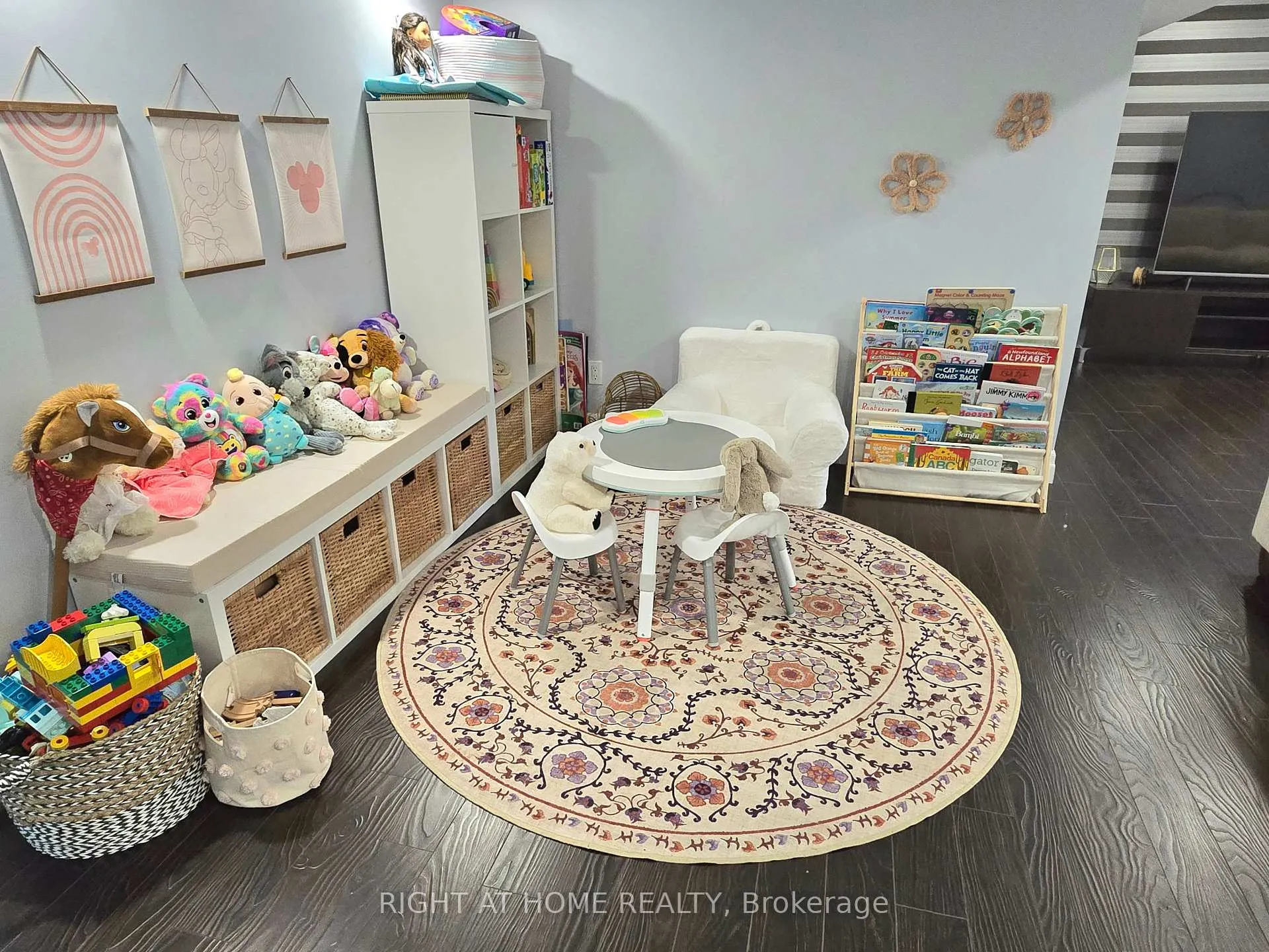 Photo 25 of 520 Pine Hollow Court, Kitchener — HOMEH