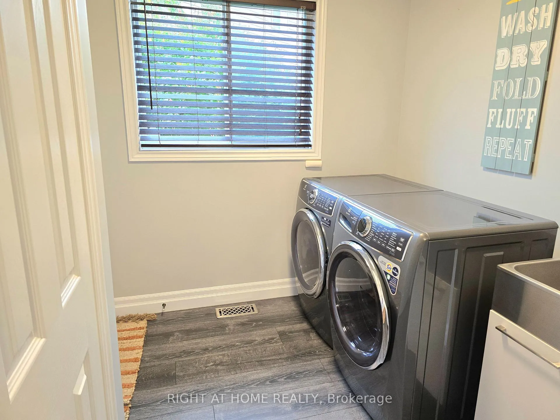 Photo 26 of 520 Pine Hollow Court, Kitchener — HOMEH