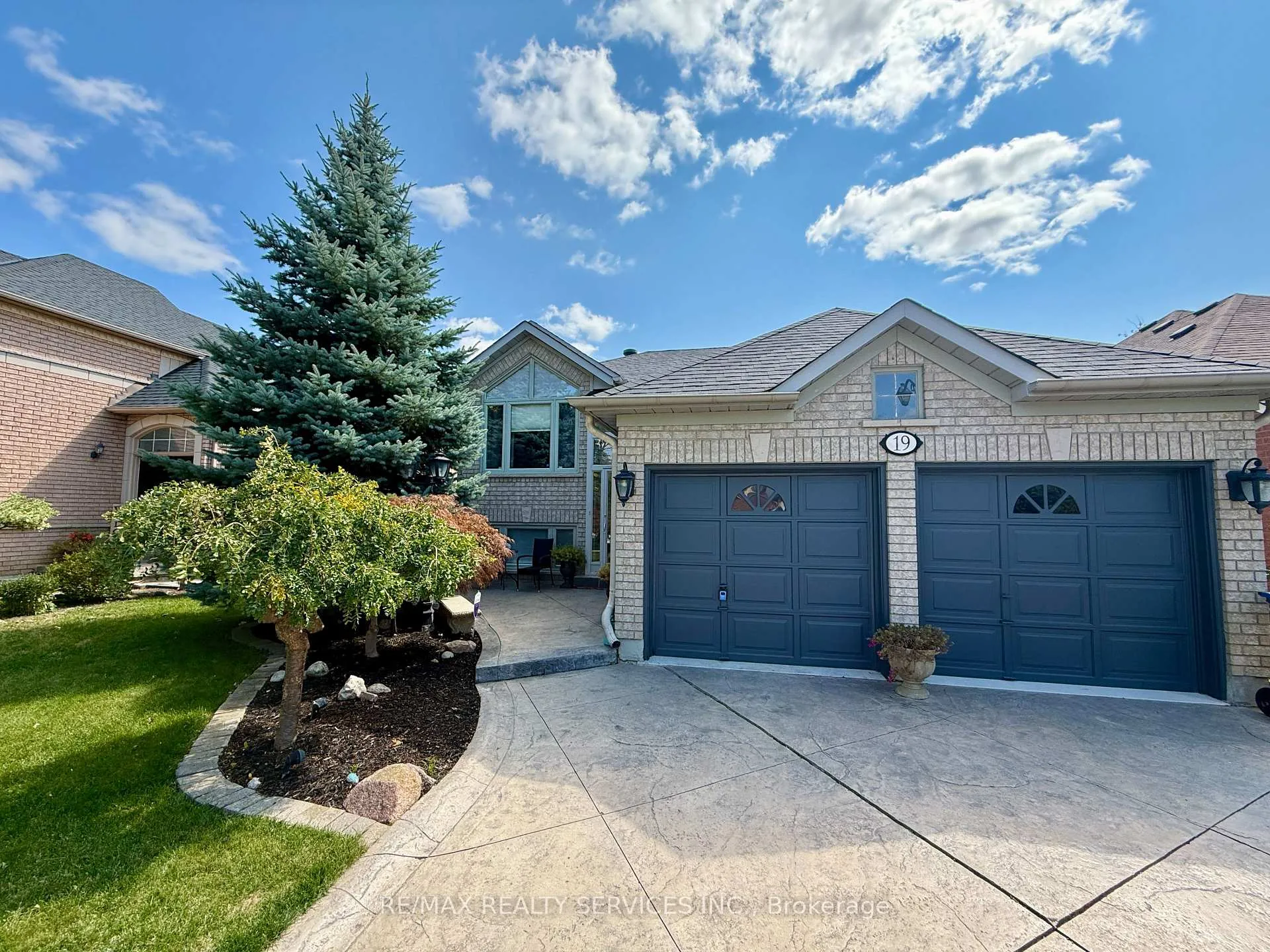 Photo 1 of 19 Livingston Drive, Caledon, Rural Caledon — HOMEH