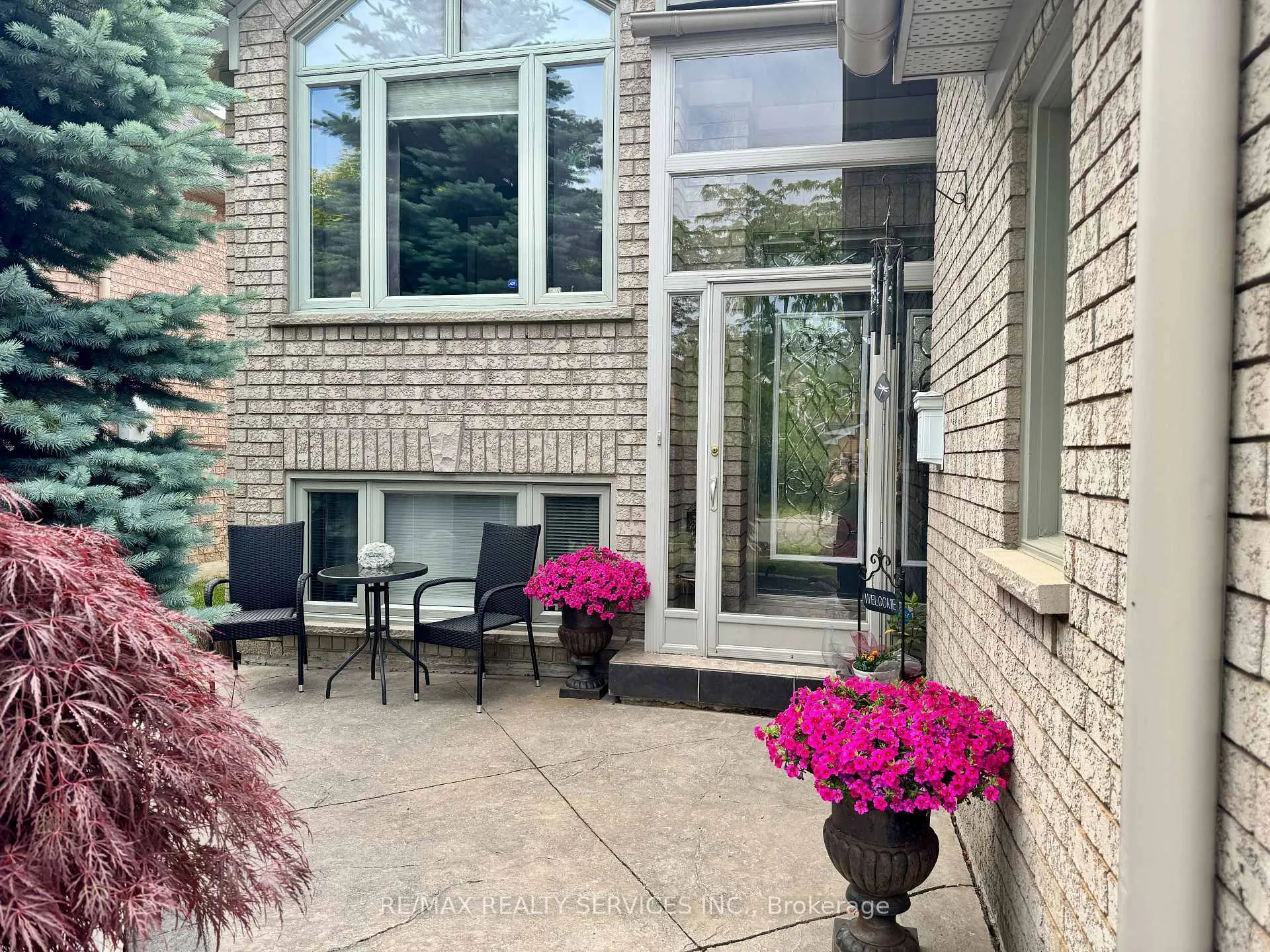 Photo 2 of 19 Livingston Drive, Caledon, Rural Caledon — HOMEH