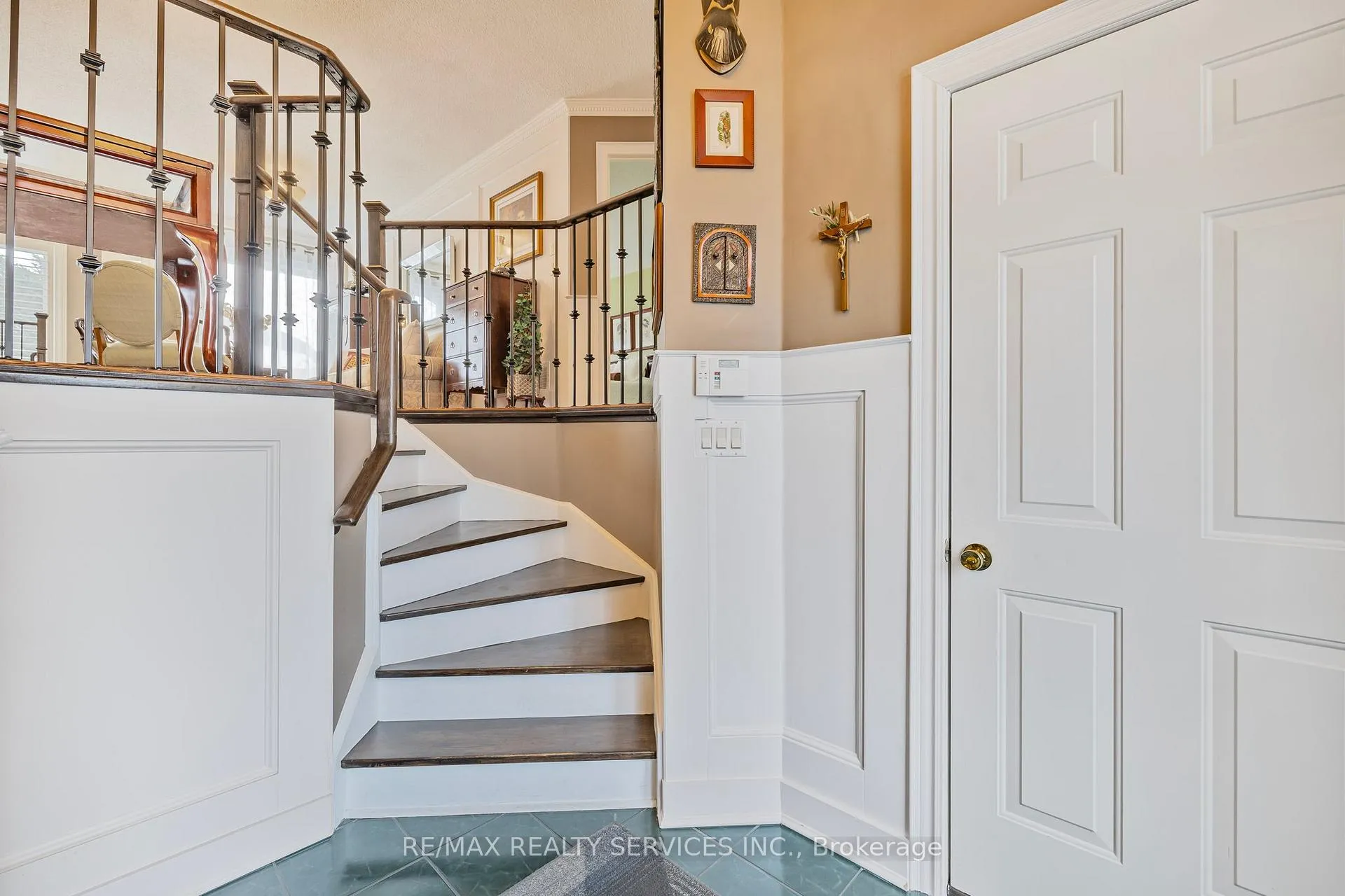 Photo 5 of 19 Livingston Drive, Caledon, Rural Caledon — HOMEH
